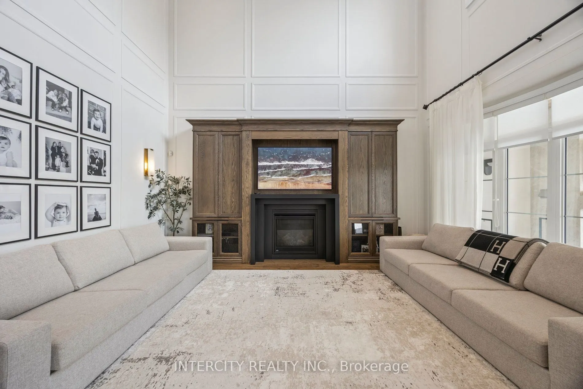 8 Larkin Avenue