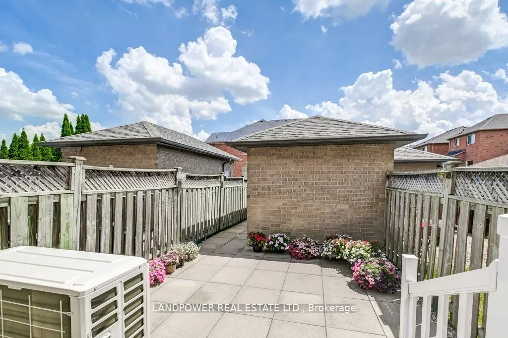 165 Bur Oak Avenue