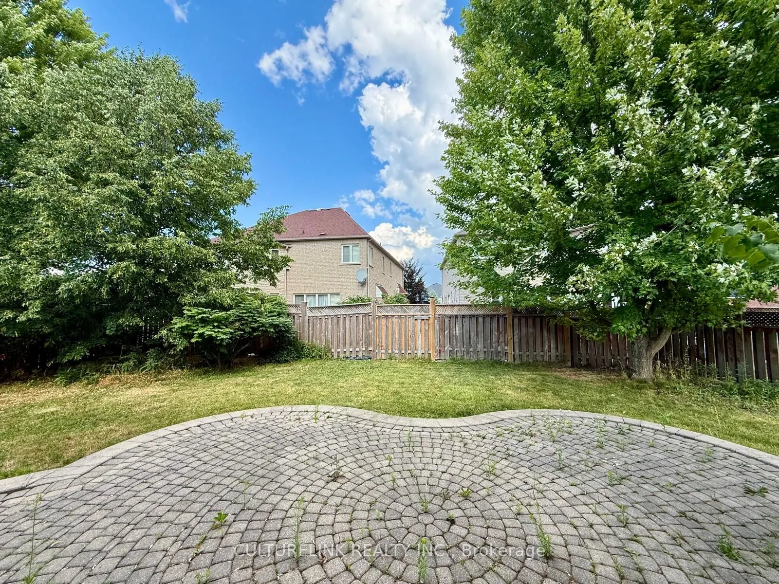 13 Pembrooke Road