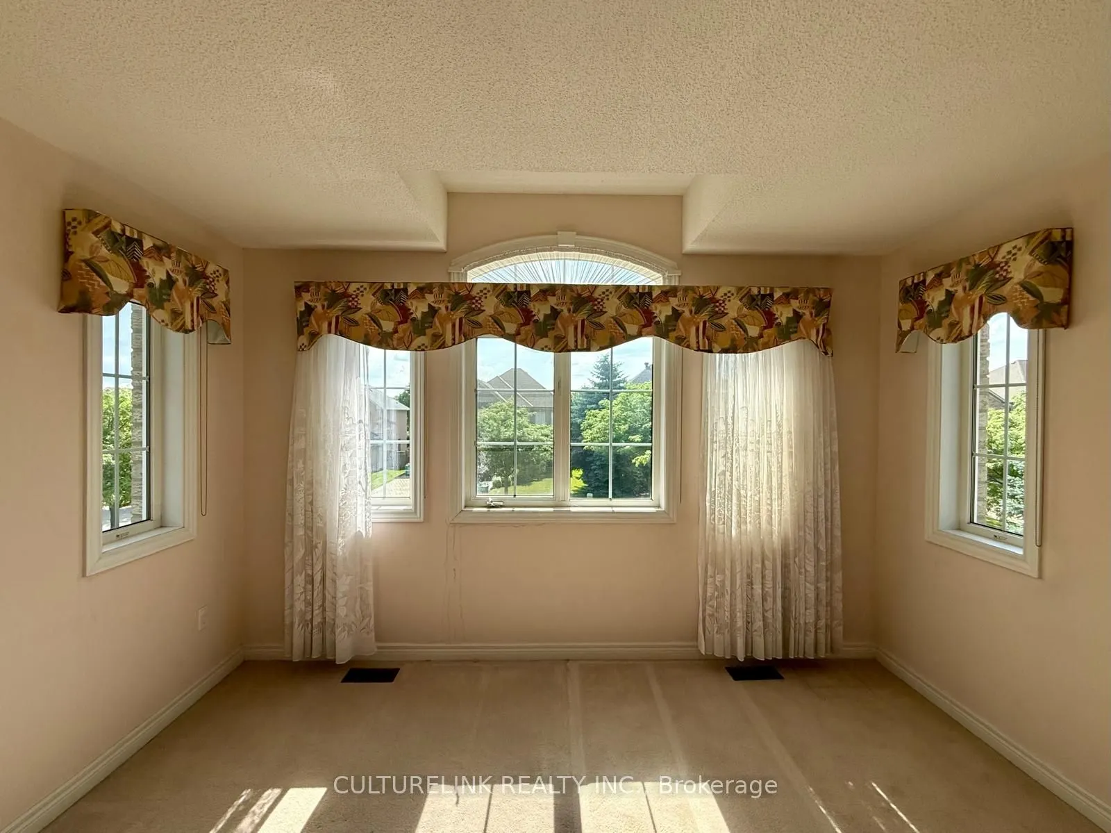 13 Pembrooke Road