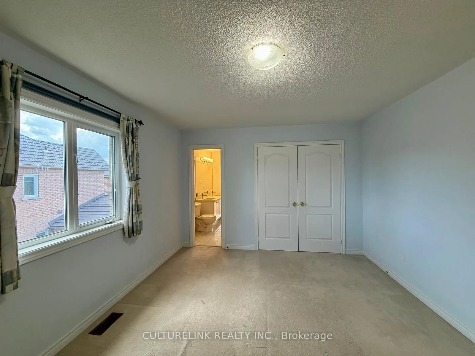 13 Pembrooke Road