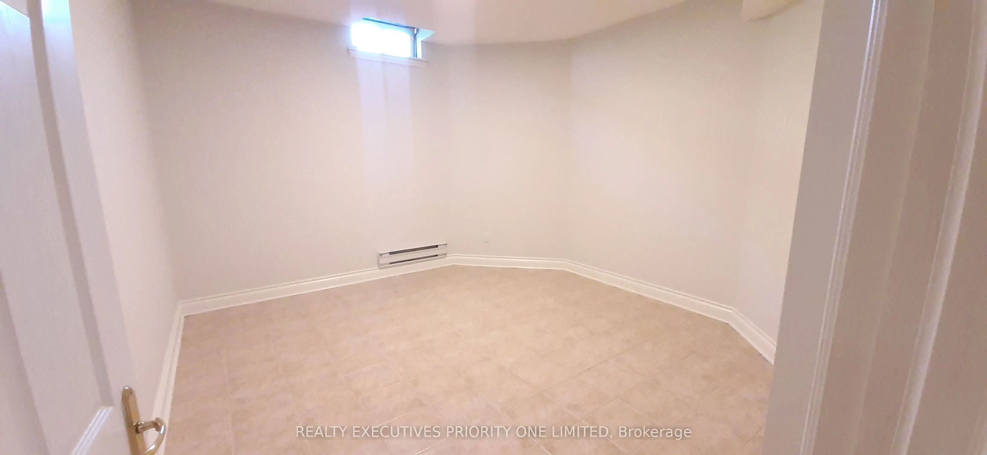 32 Bayside Court