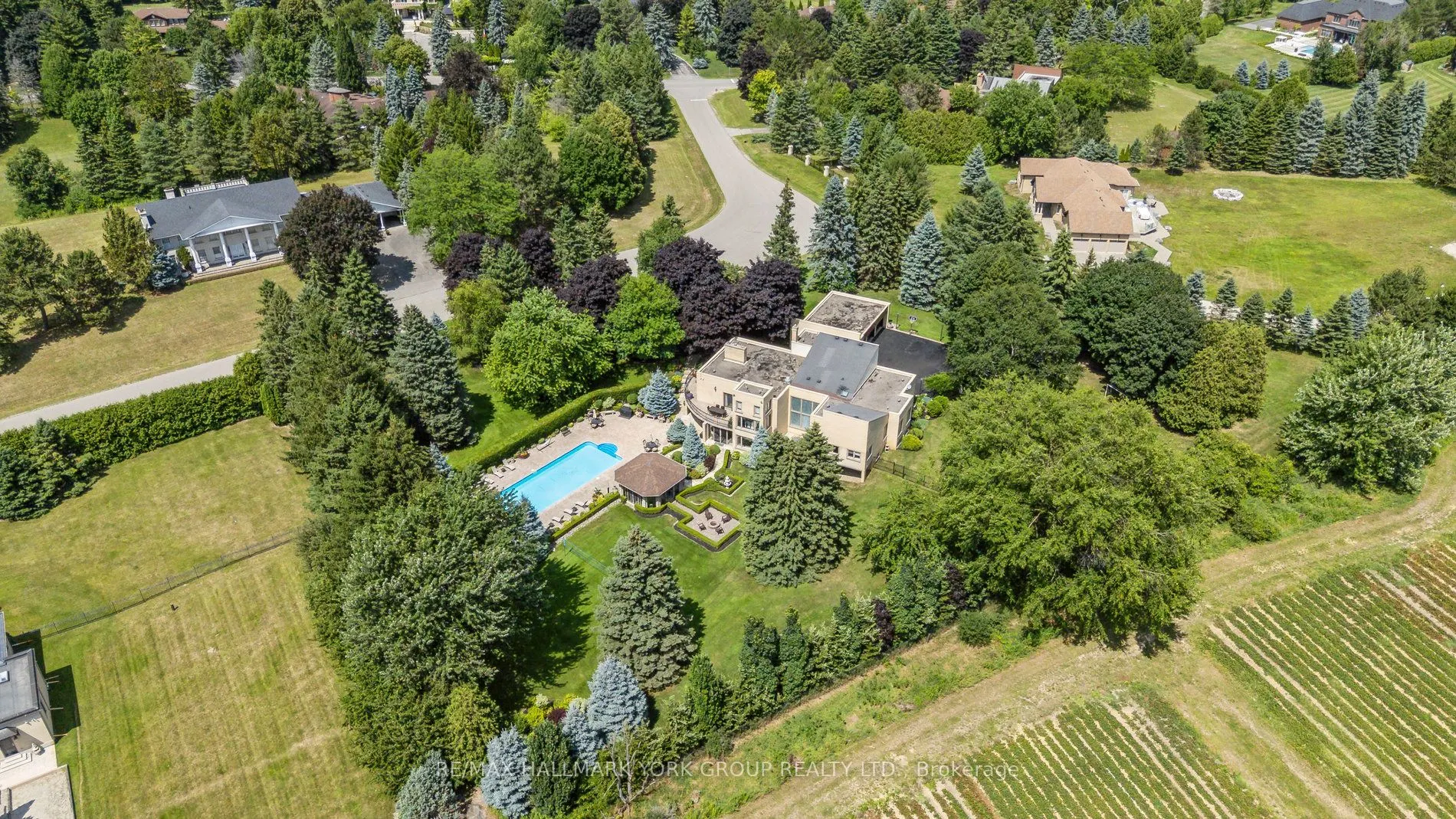 27 Scott Crescent