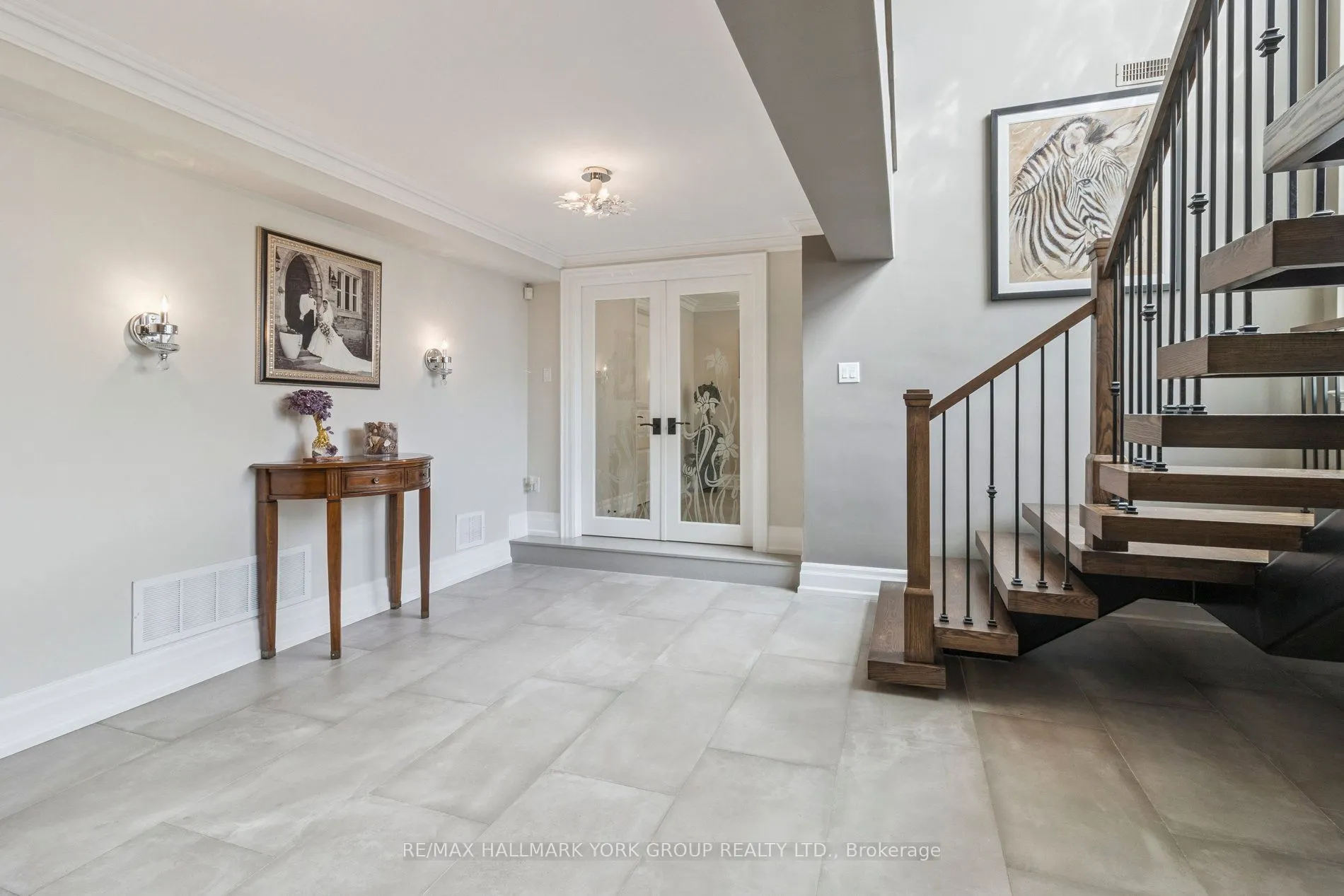 27 Scott Crescent