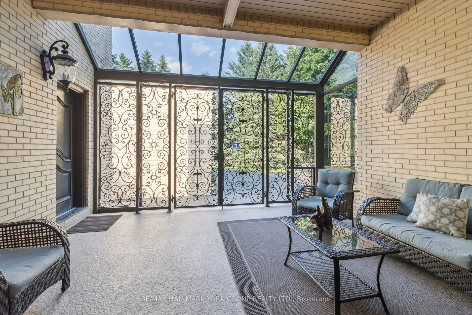 27 Scott Crescent