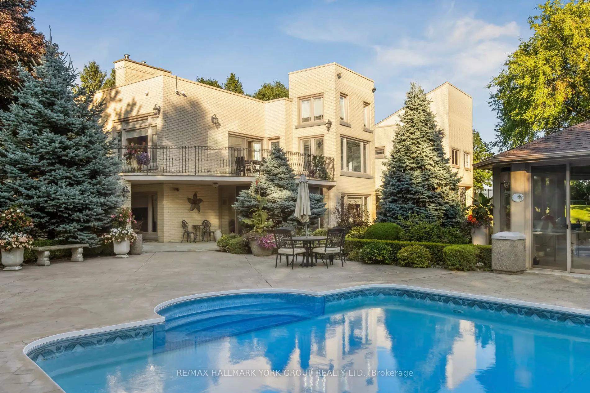 27 Scott Crescent