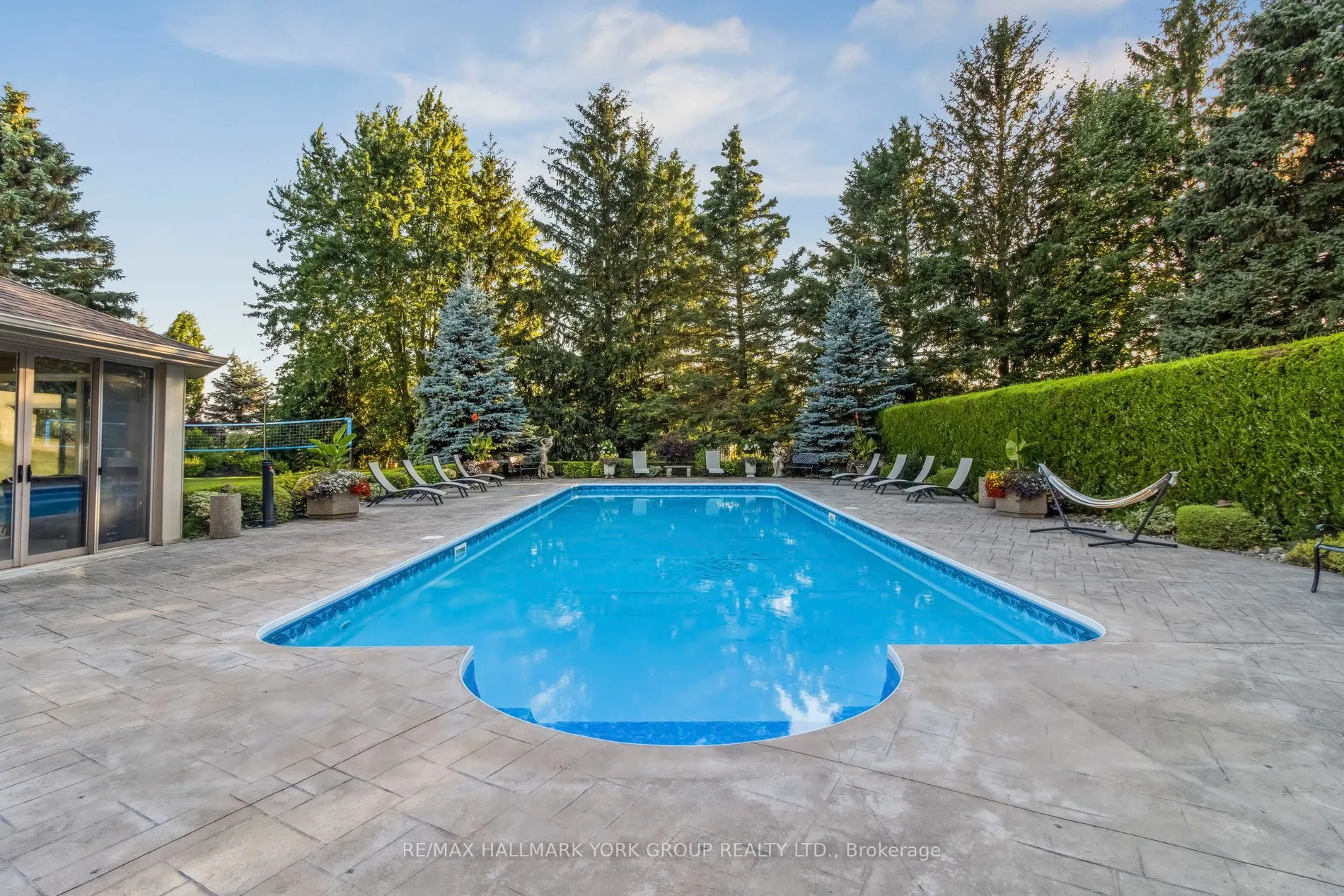 27 Scott Crescent