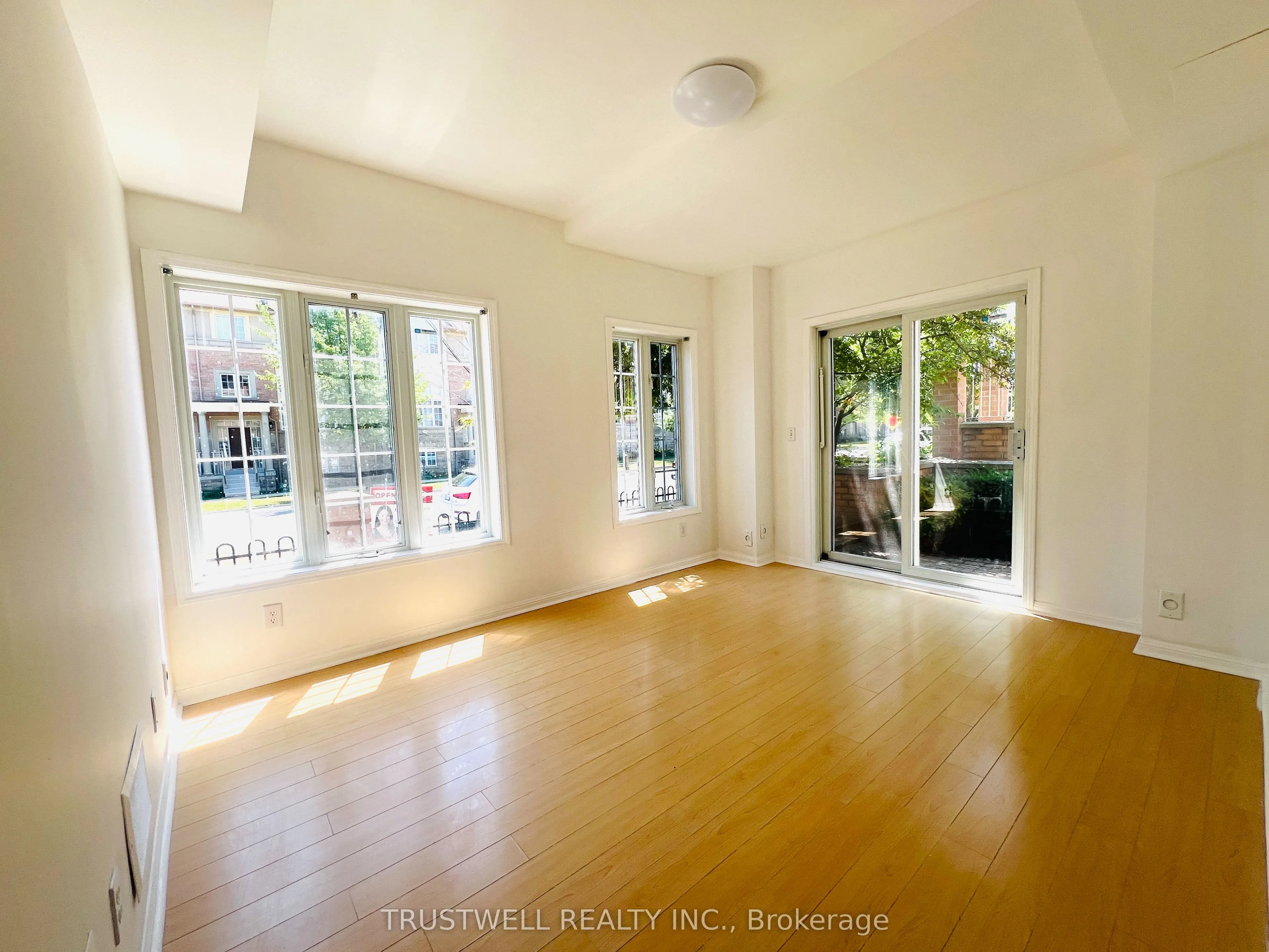 16 Cox Boulevard, #1