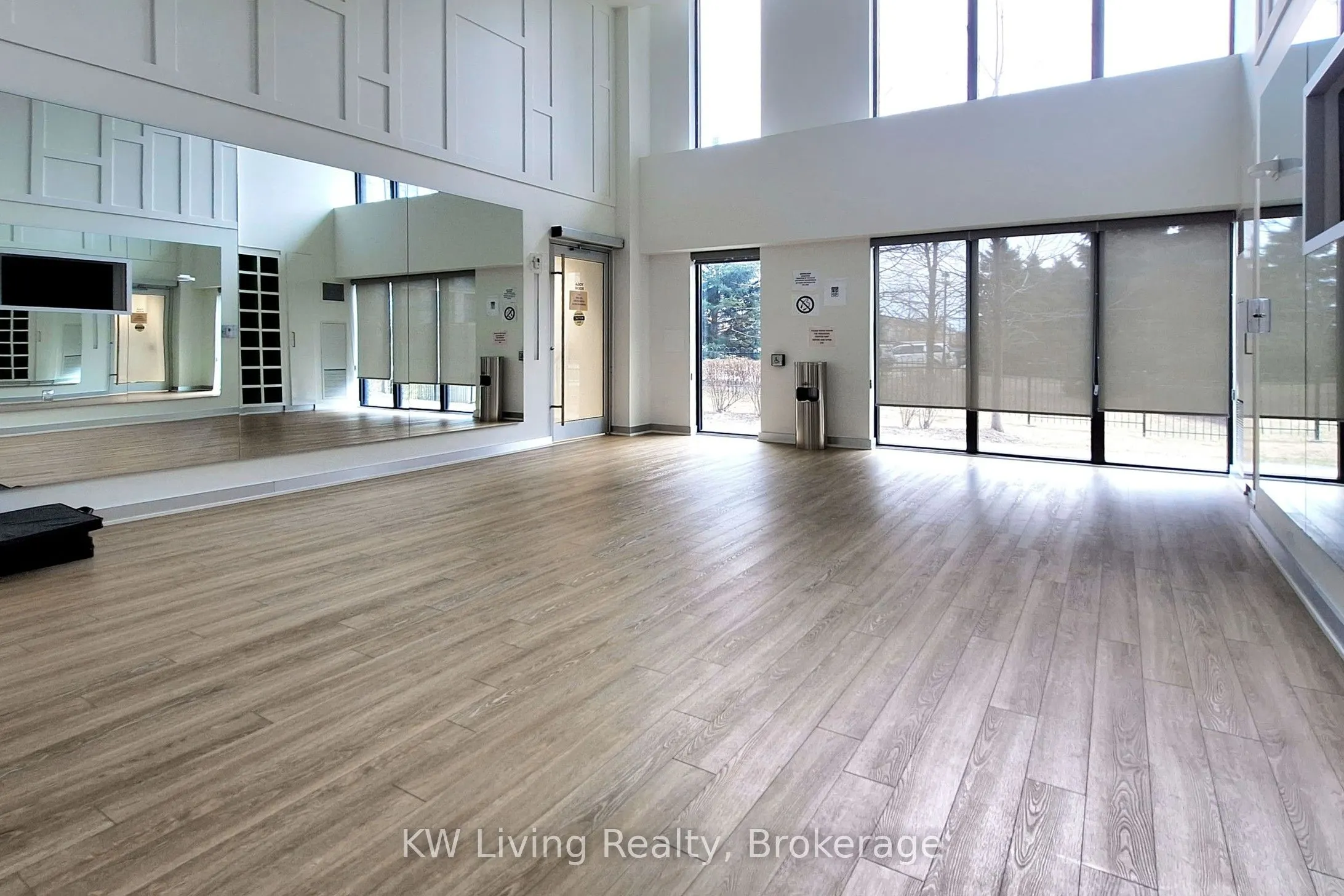 75 Oneida Crescent, #1703
