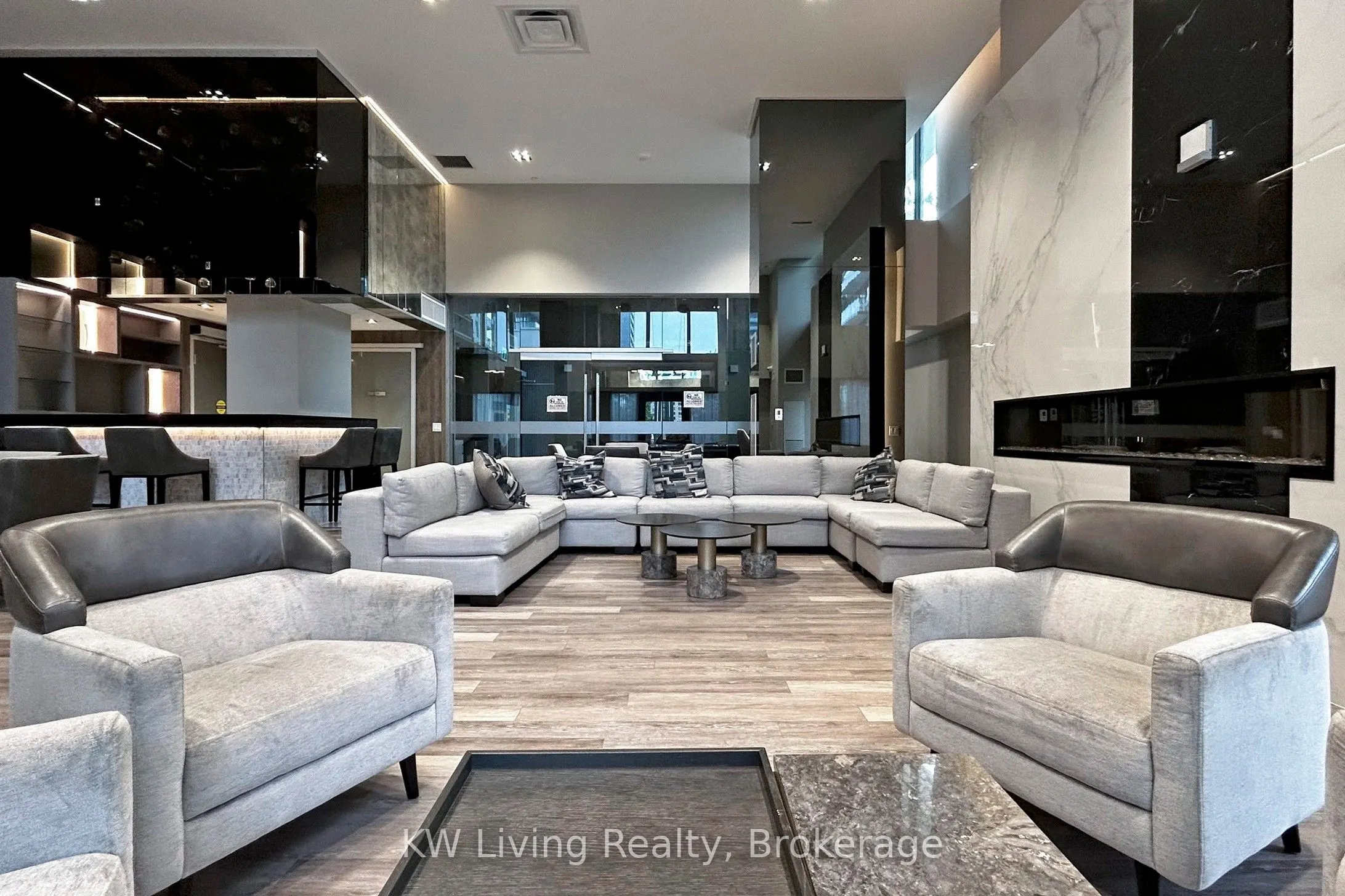 75 Oneida Crescent, #1703