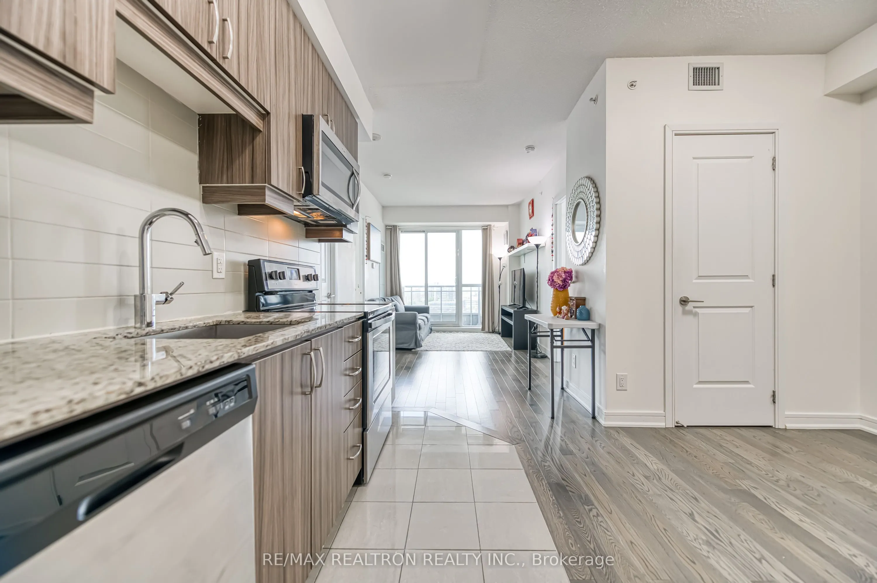 9205 Yonge Street, #1502 NE