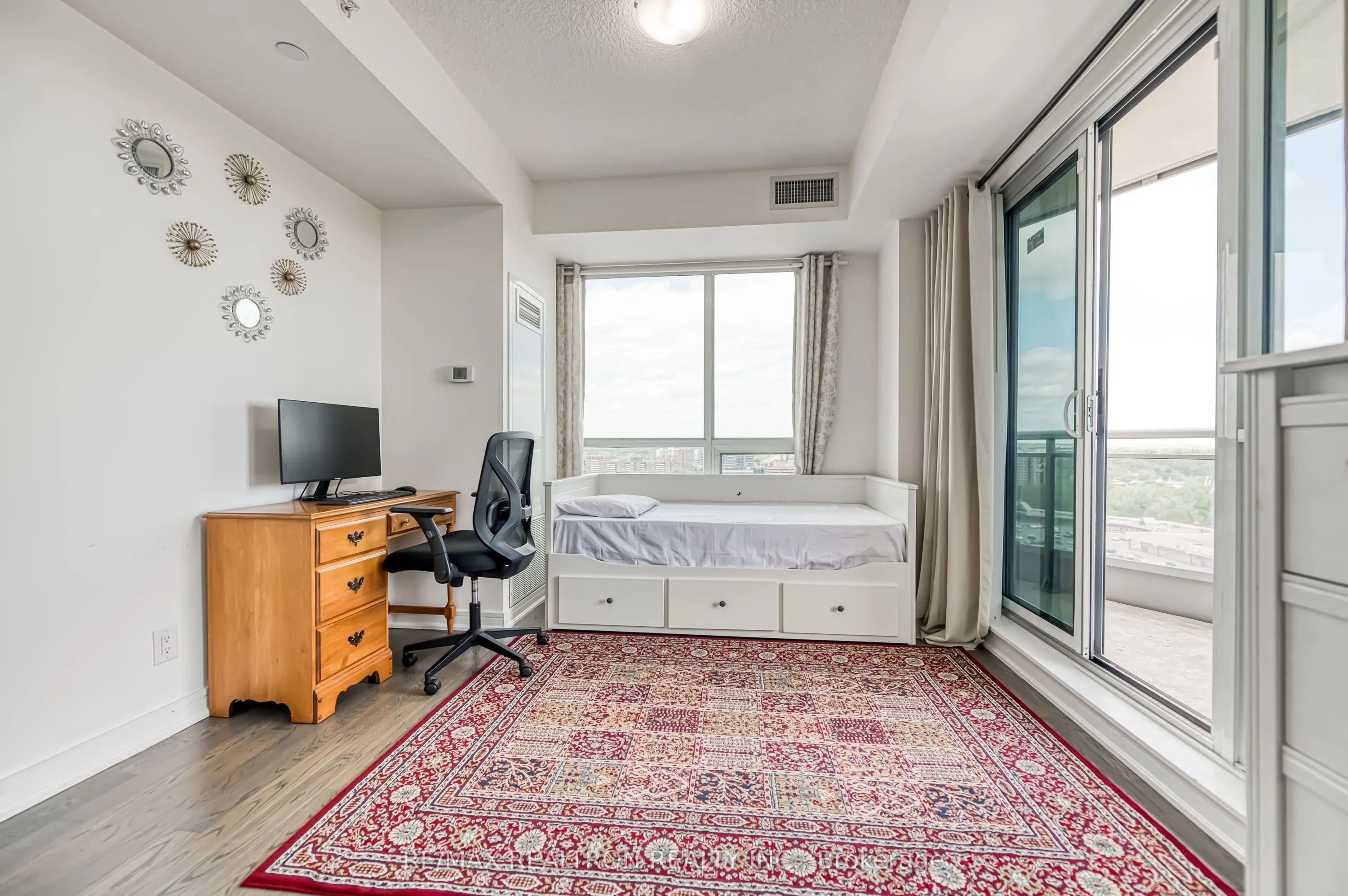 9205 Yonge Street, #1502 NE
