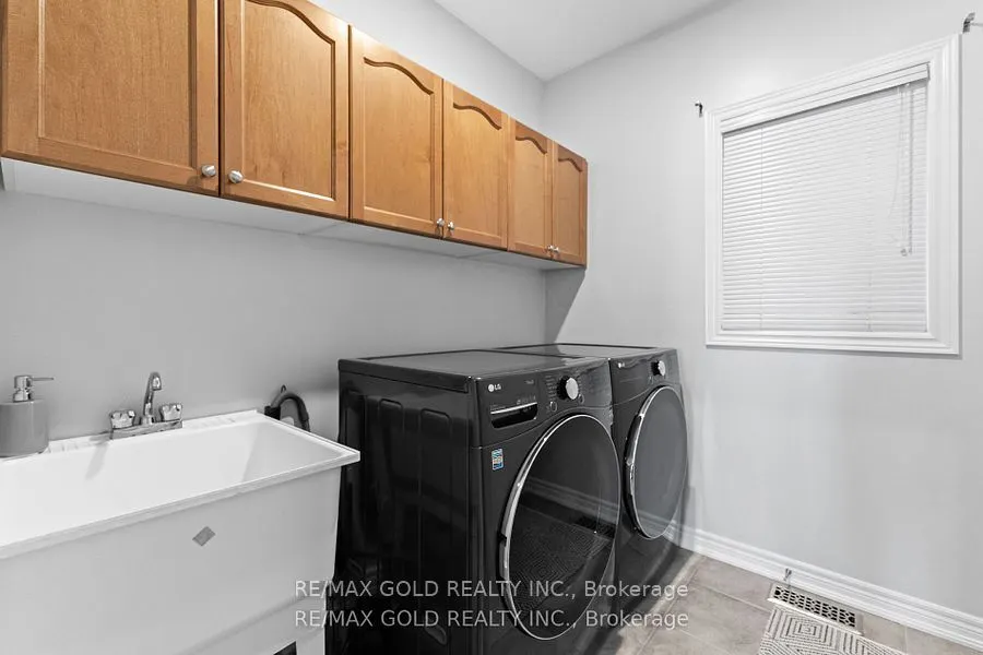 23 Glade Drive
