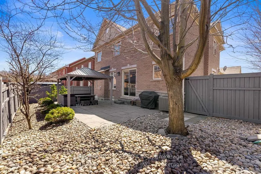 23 Glade Drive