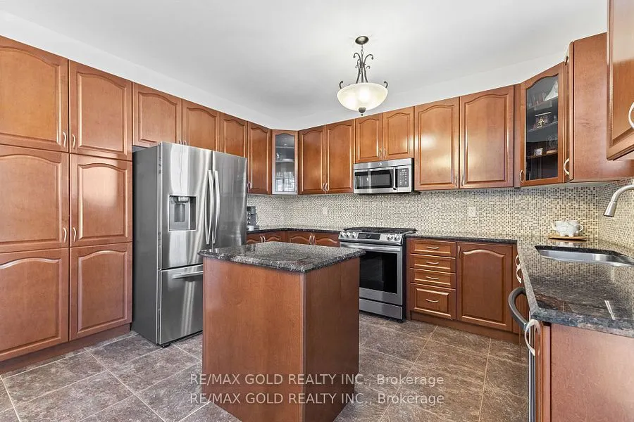 23 Glade Drive