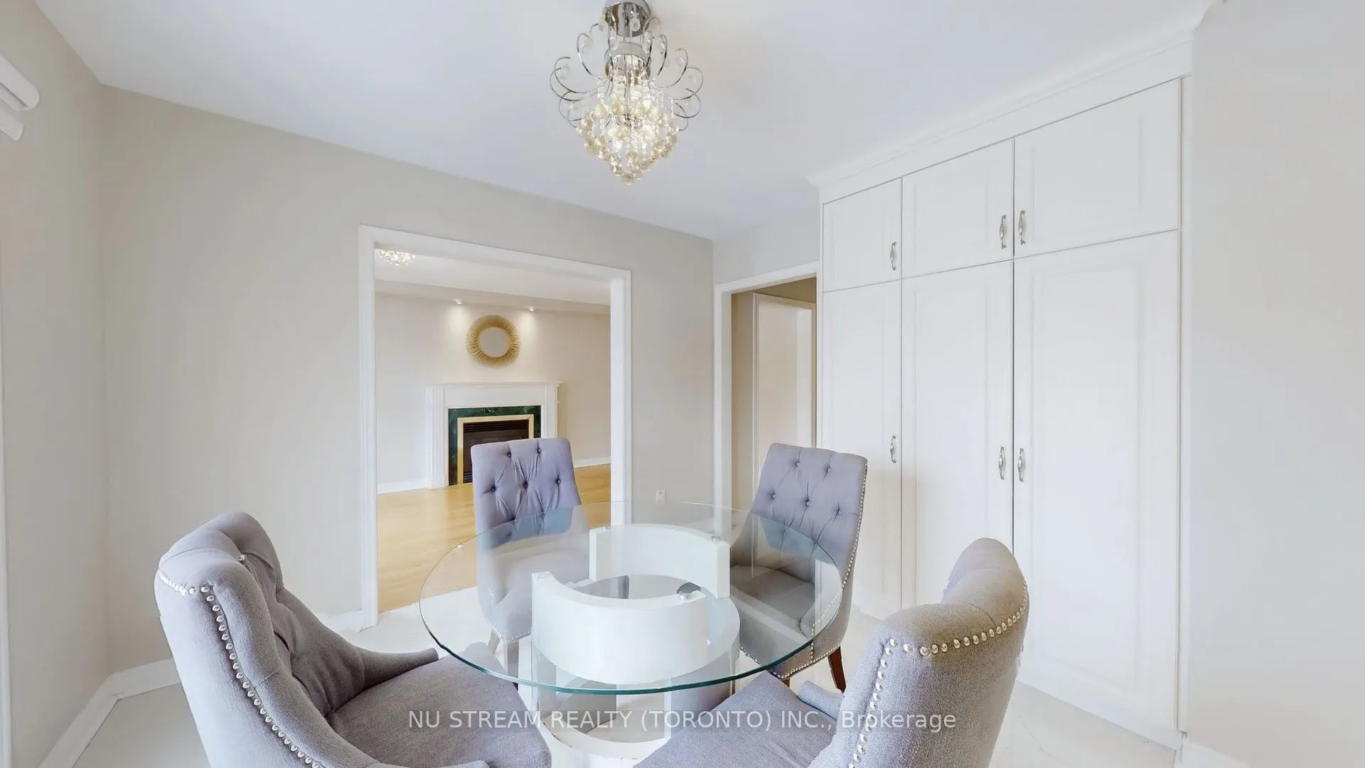 71 Alpine Crescent