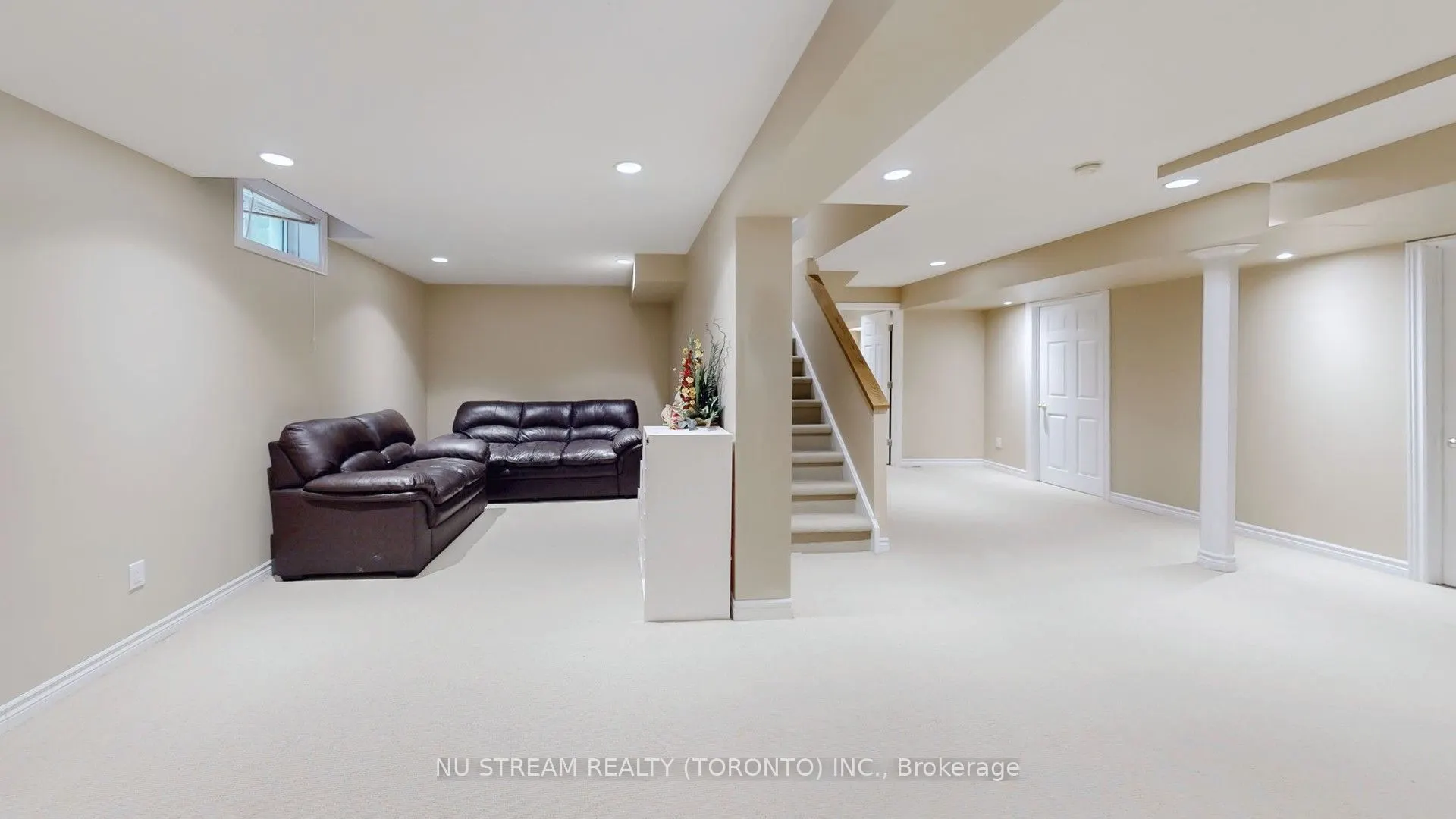 71 Alpine Crescent