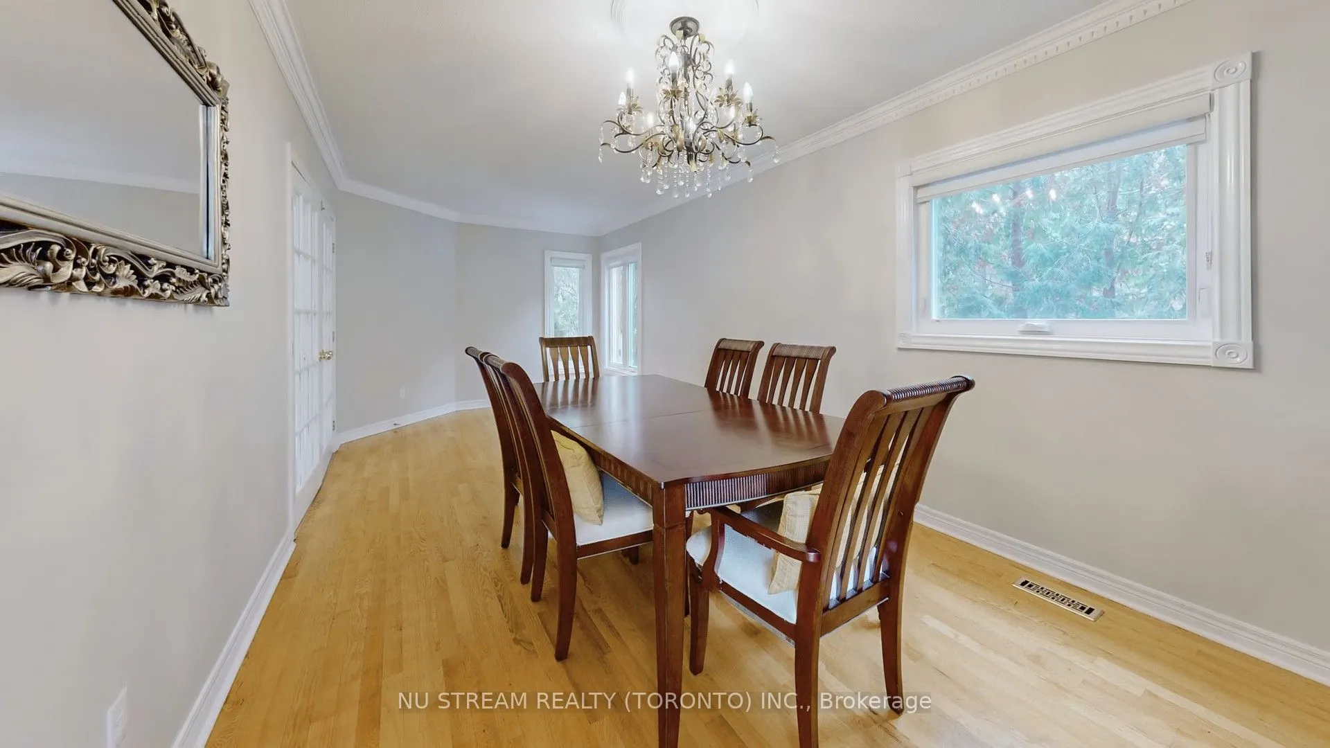 71 Alpine Crescent