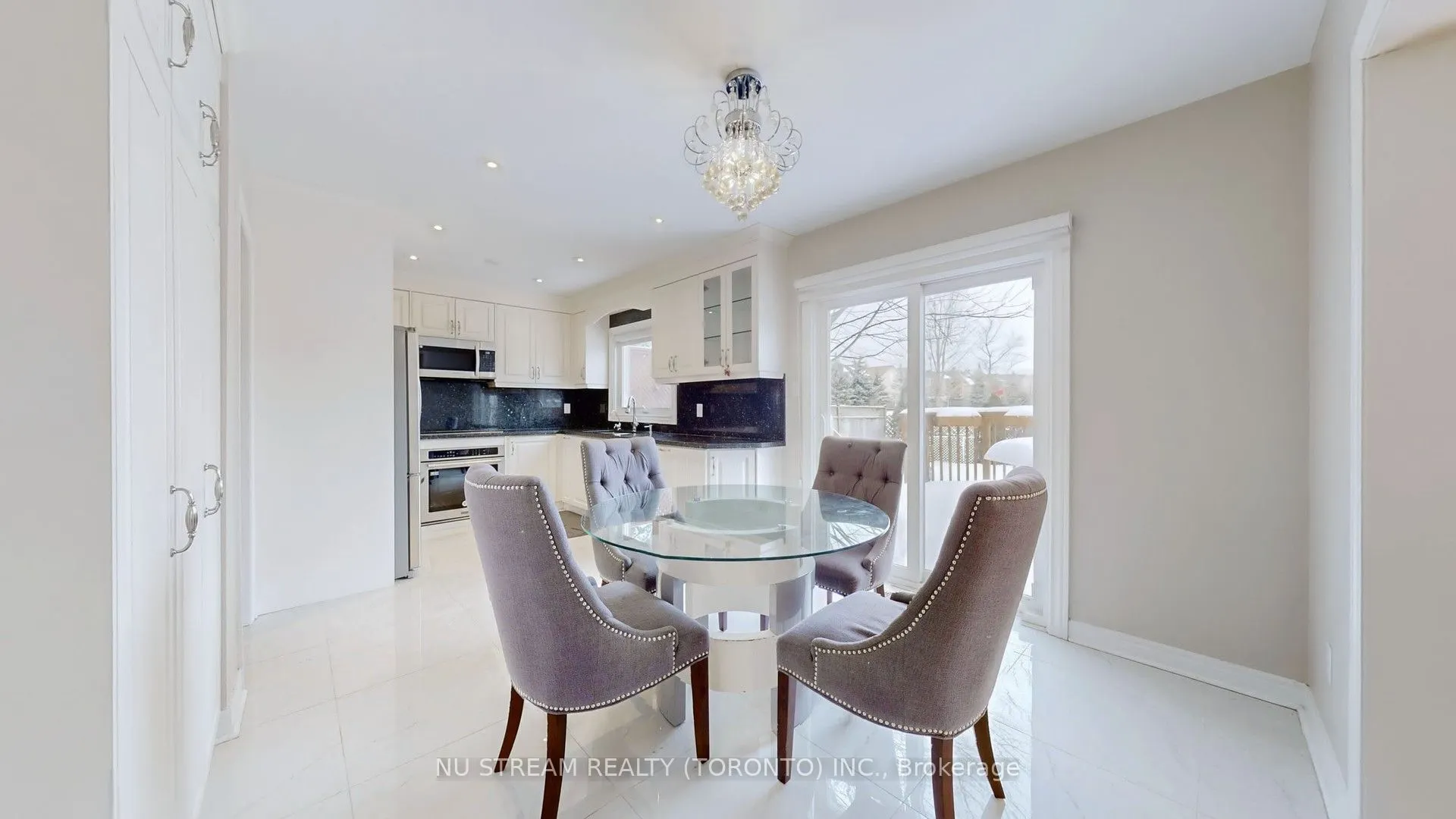 71 Alpine Crescent