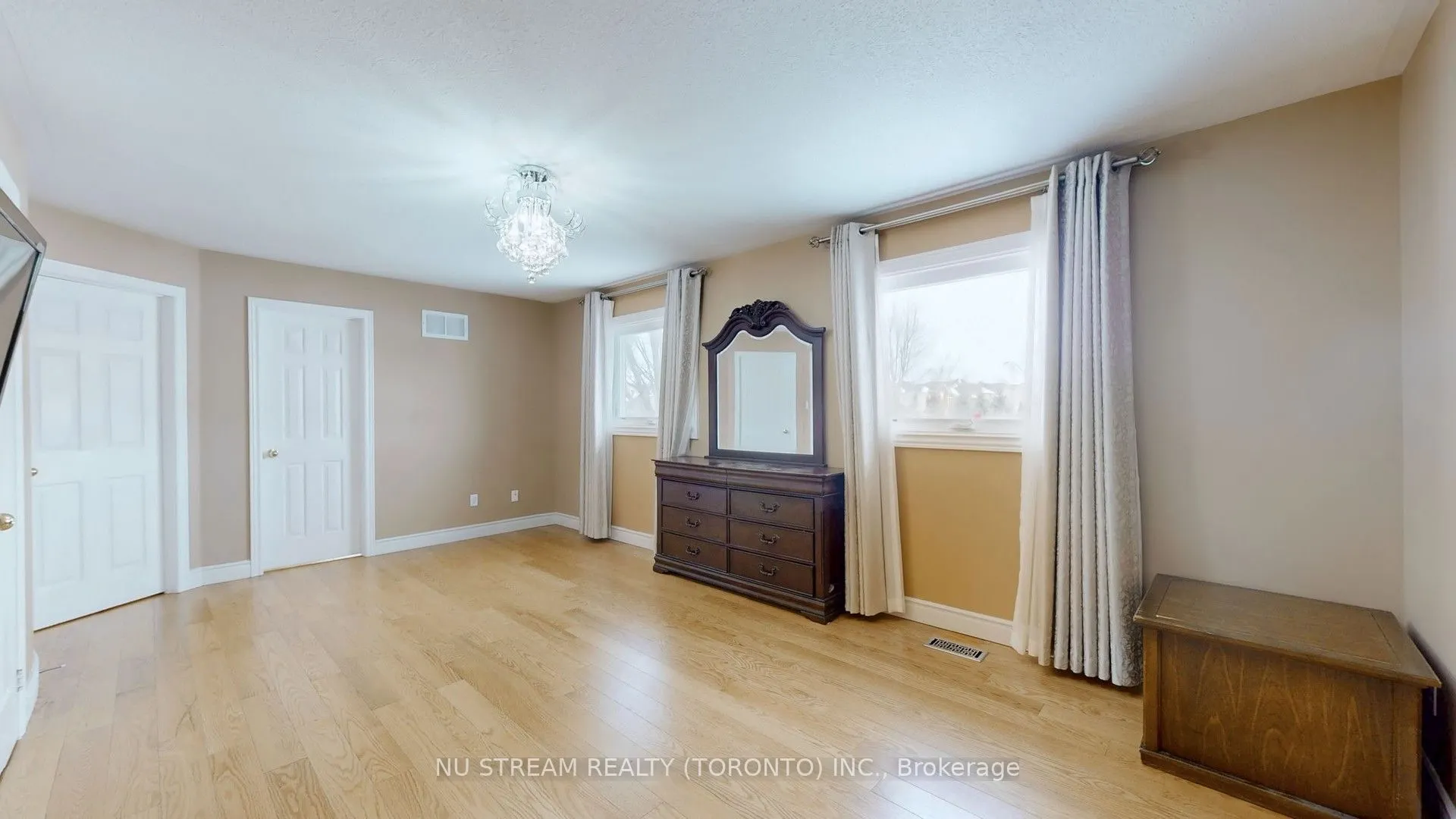 71 Alpine Crescent