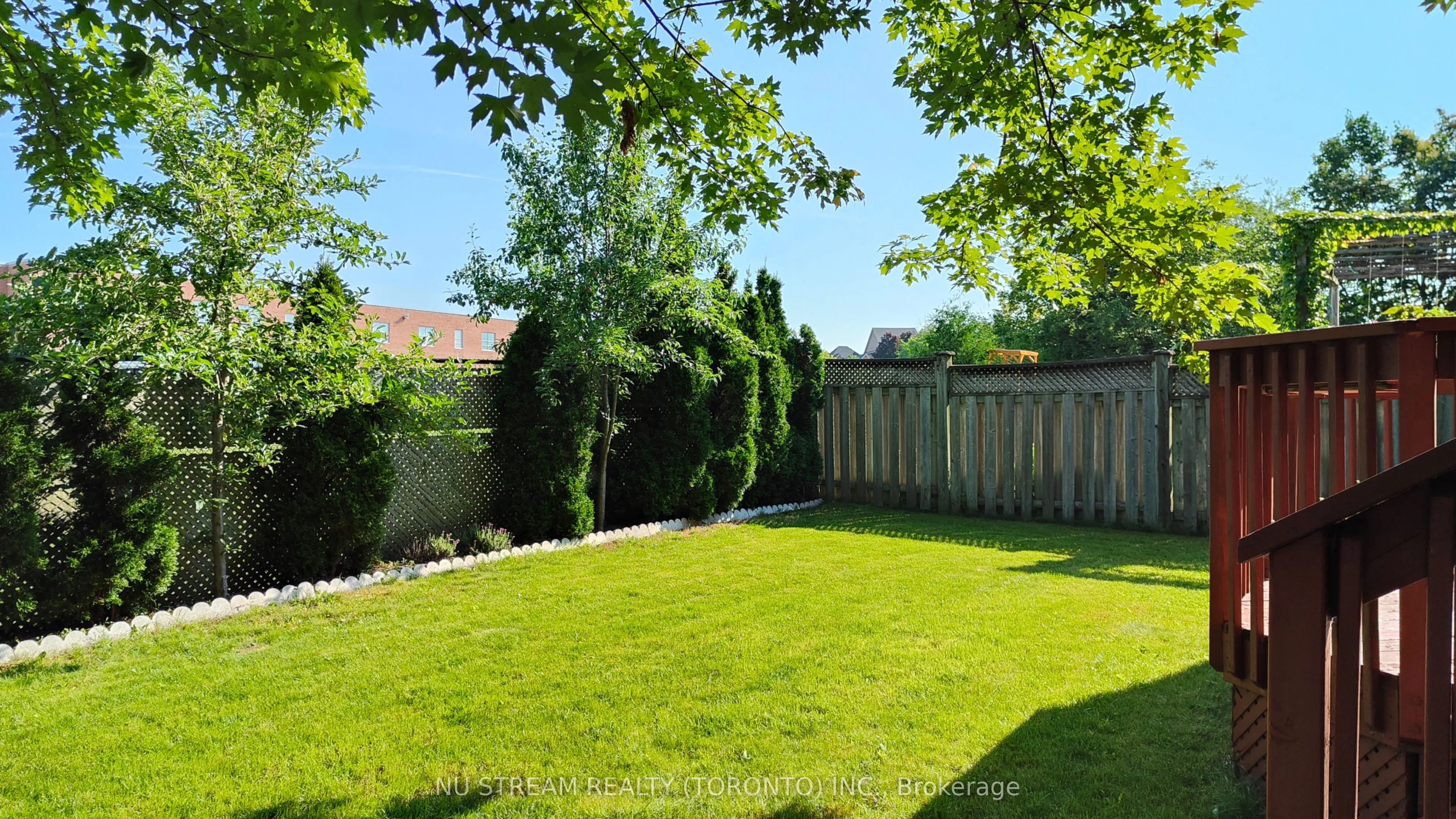 71 Alpine Crescent