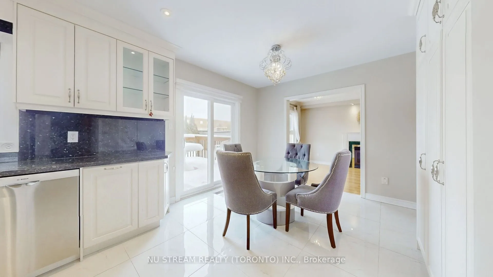 71 Alpine Crescent
