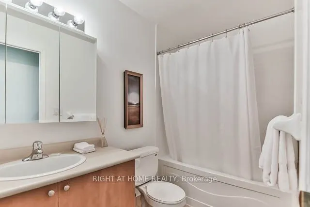 185 Oneida Crescent, #516