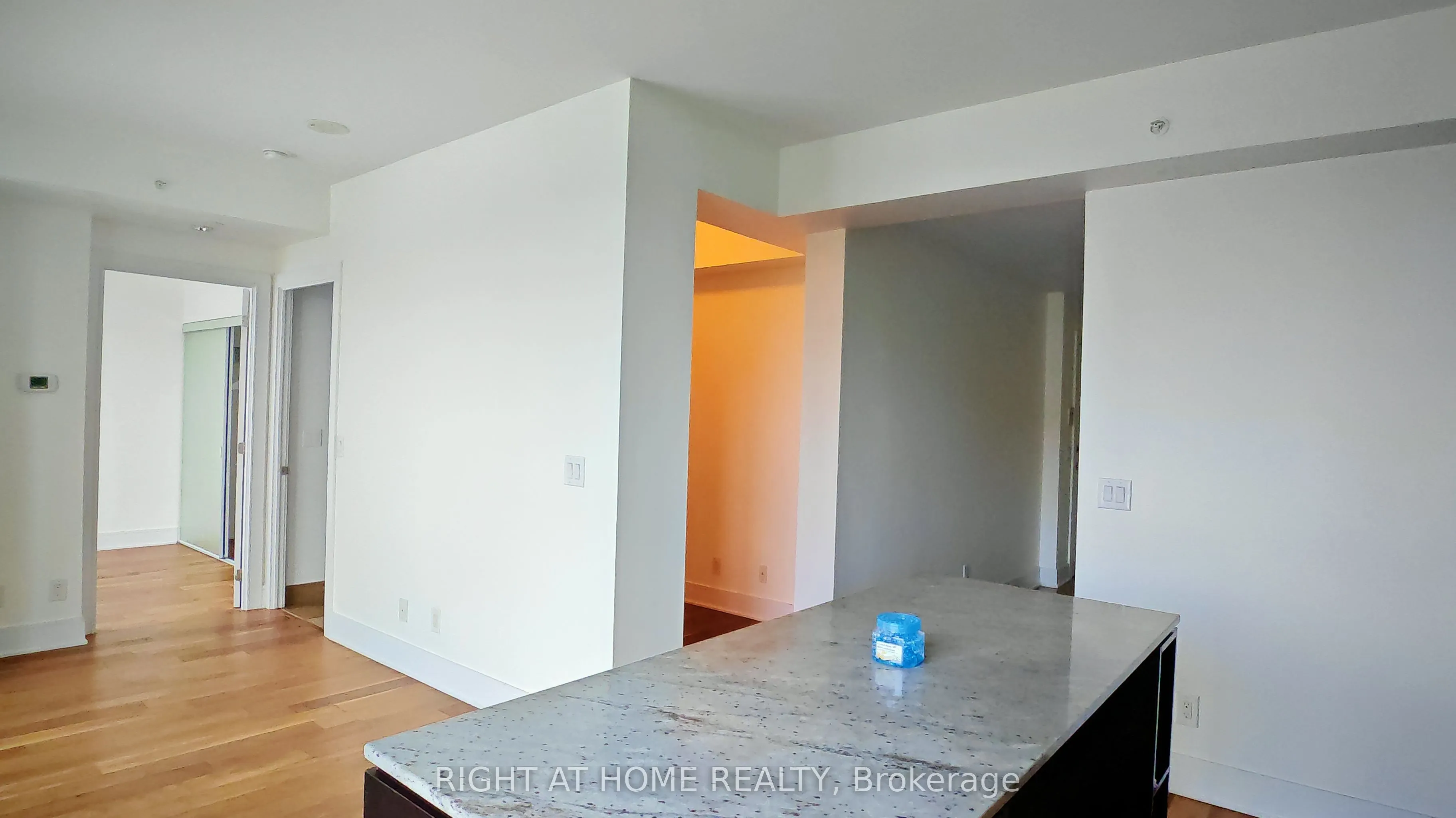 9199 Yonge Street, #715