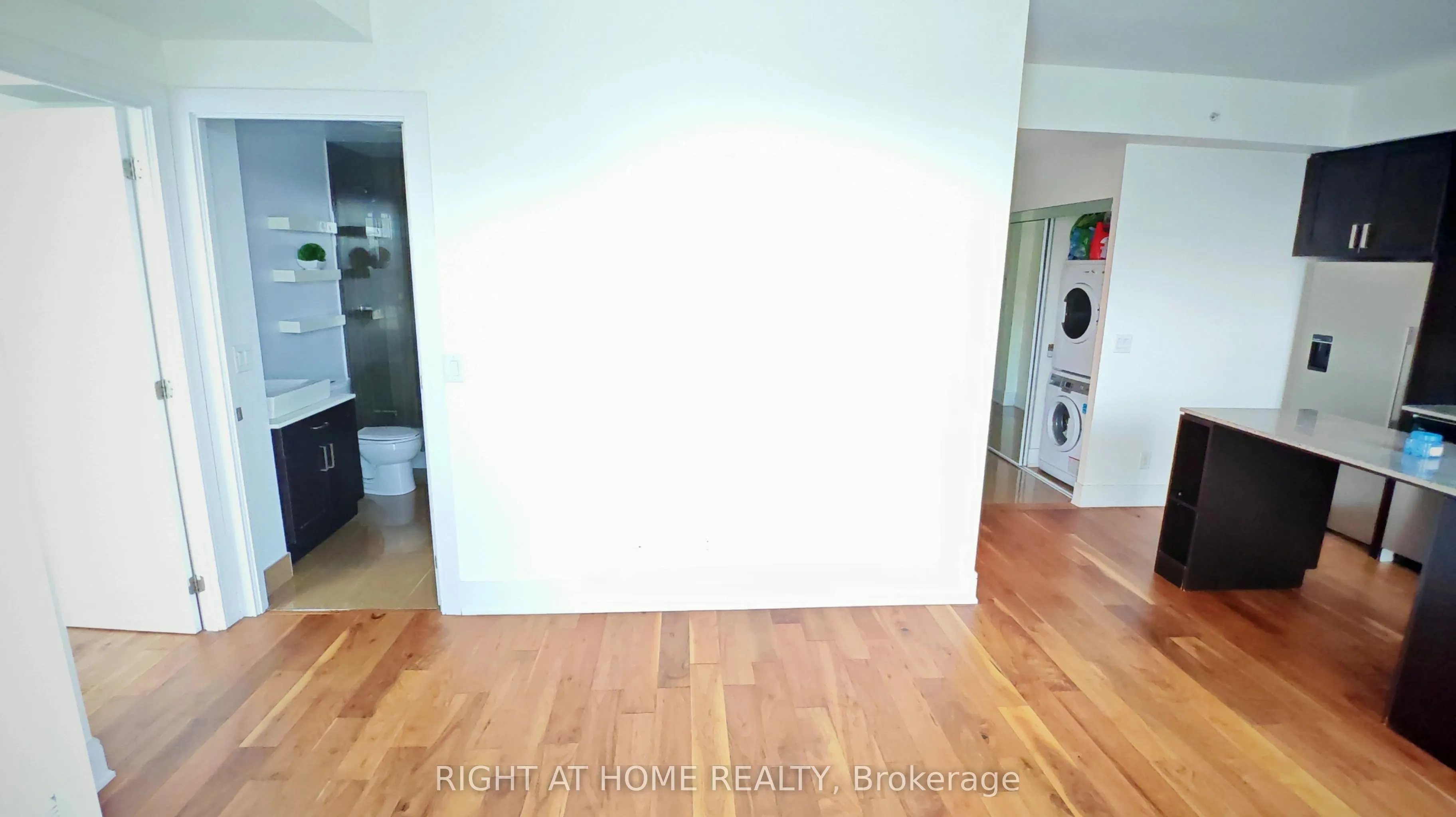 9199 Yonge Street, #715