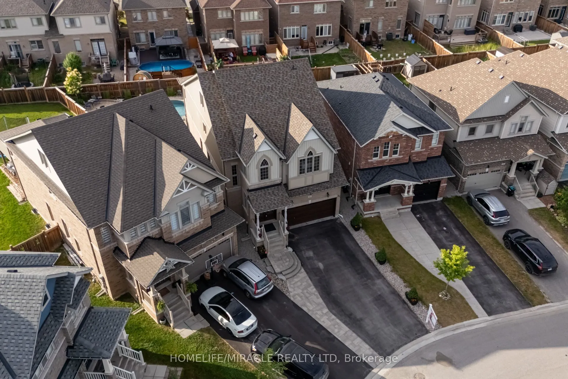 62 Hoard Avenue N