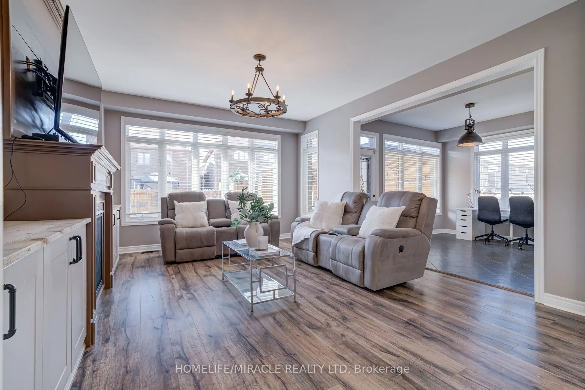 62 Hoard Avenue N