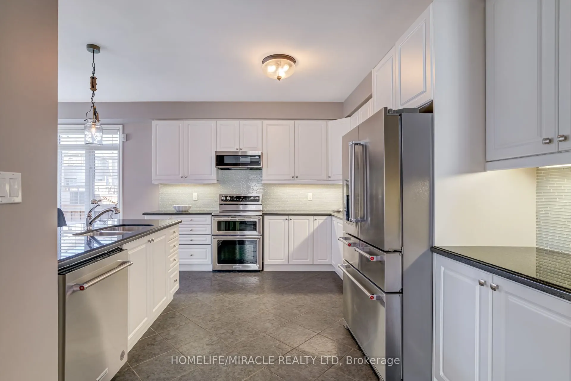 62 Hoard Avenue N