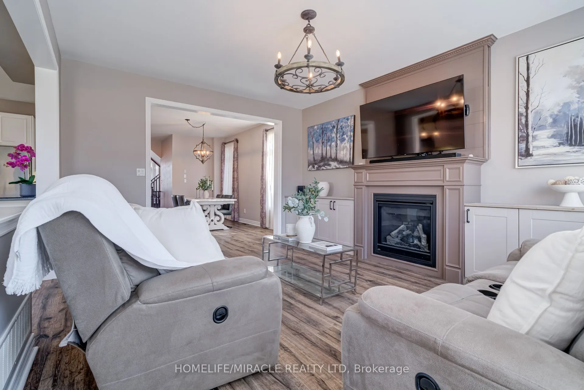 62 Hoard Avenue N