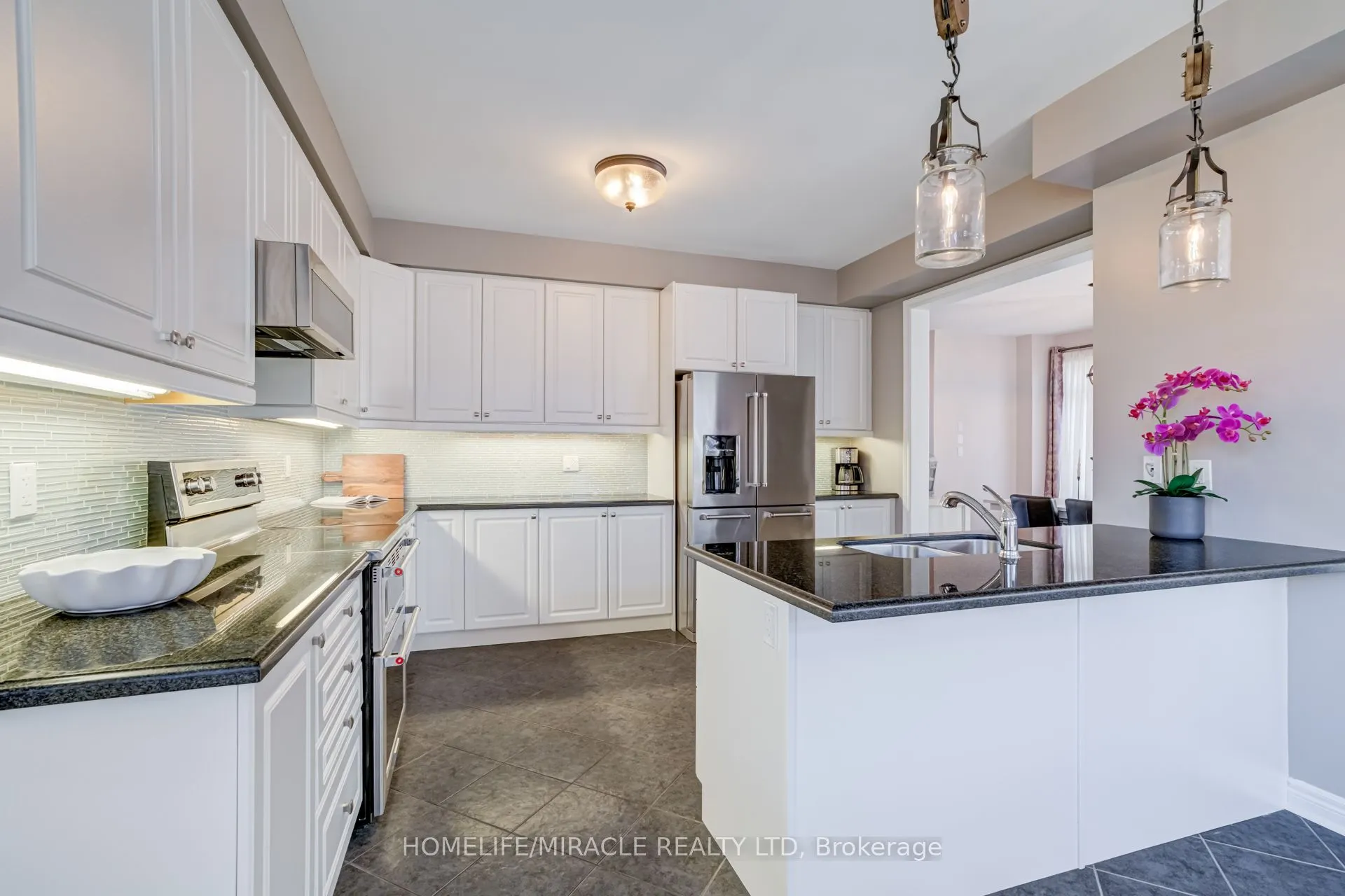 62 Hoard Avenue N