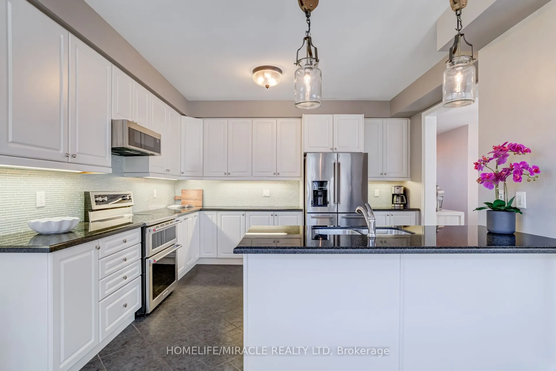 62 Hoard Avenue N