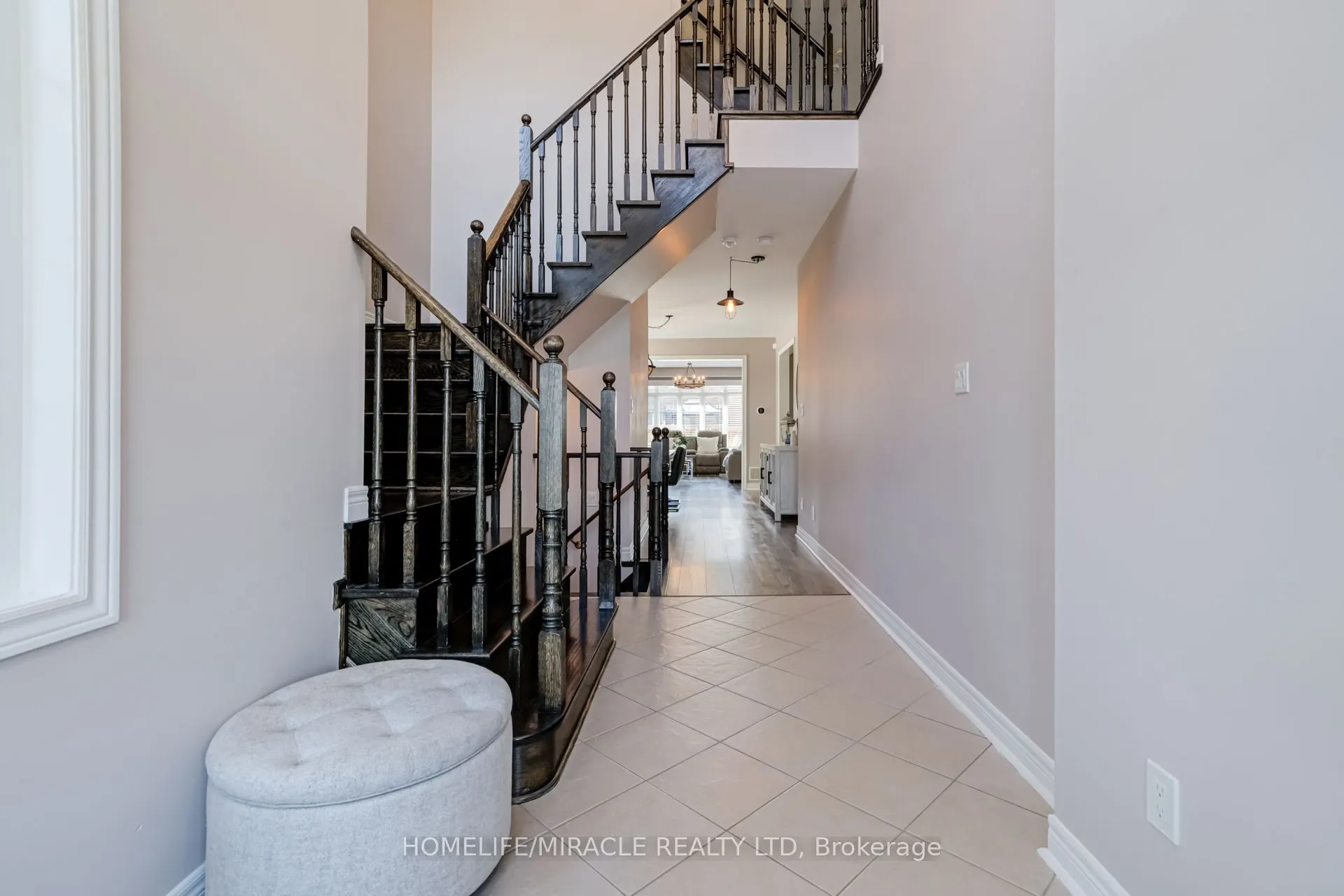 62 Hoard Avenue N