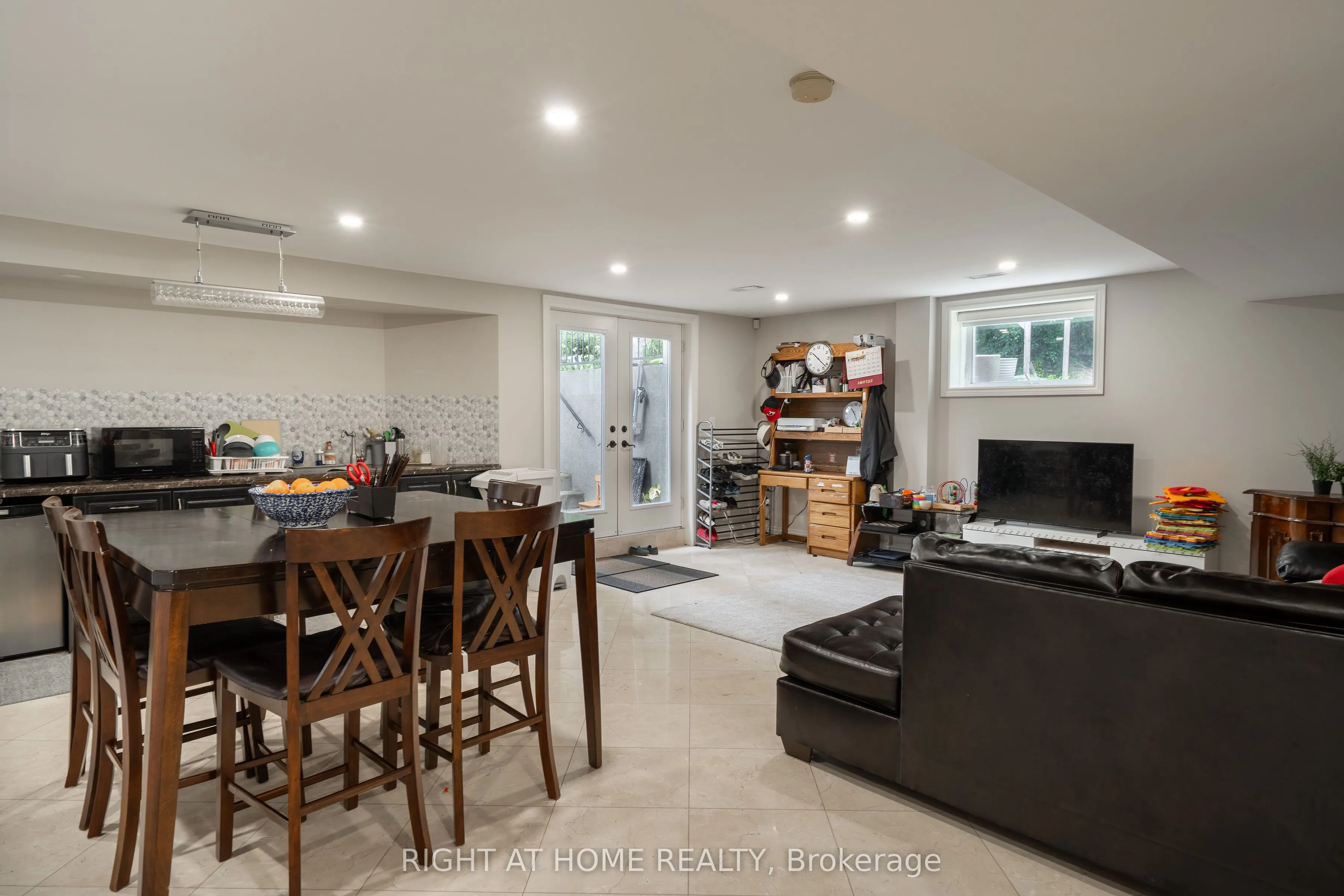 286 Fern Avenue