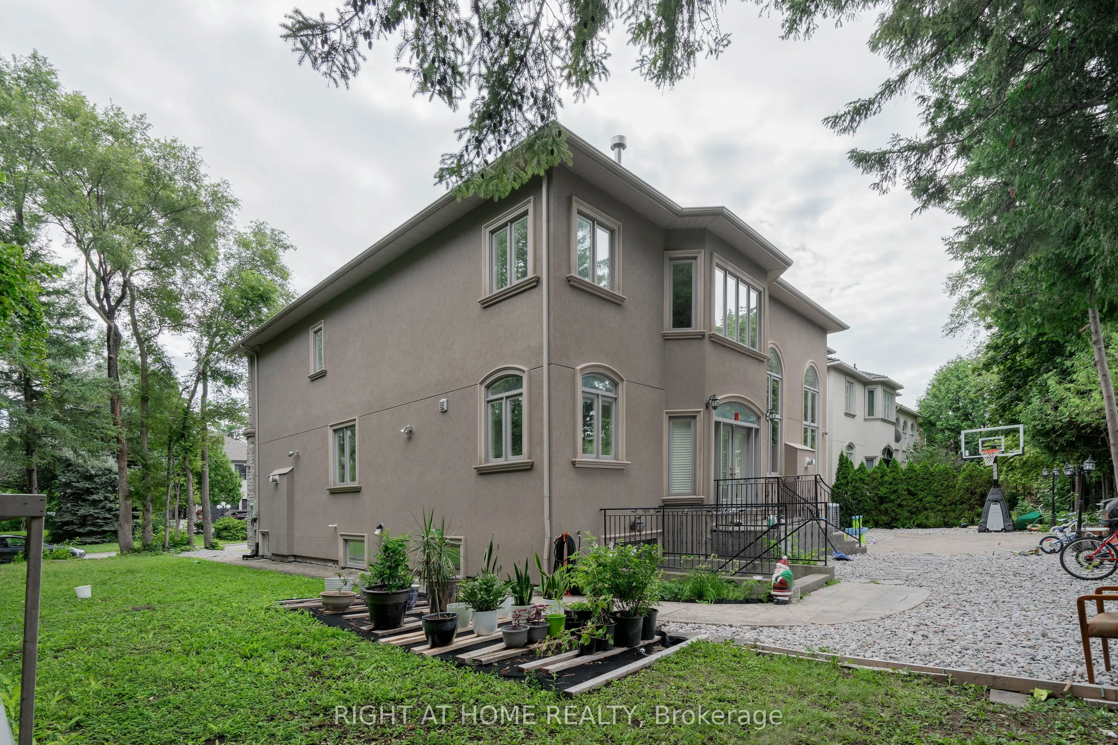 286 Fern Avenue