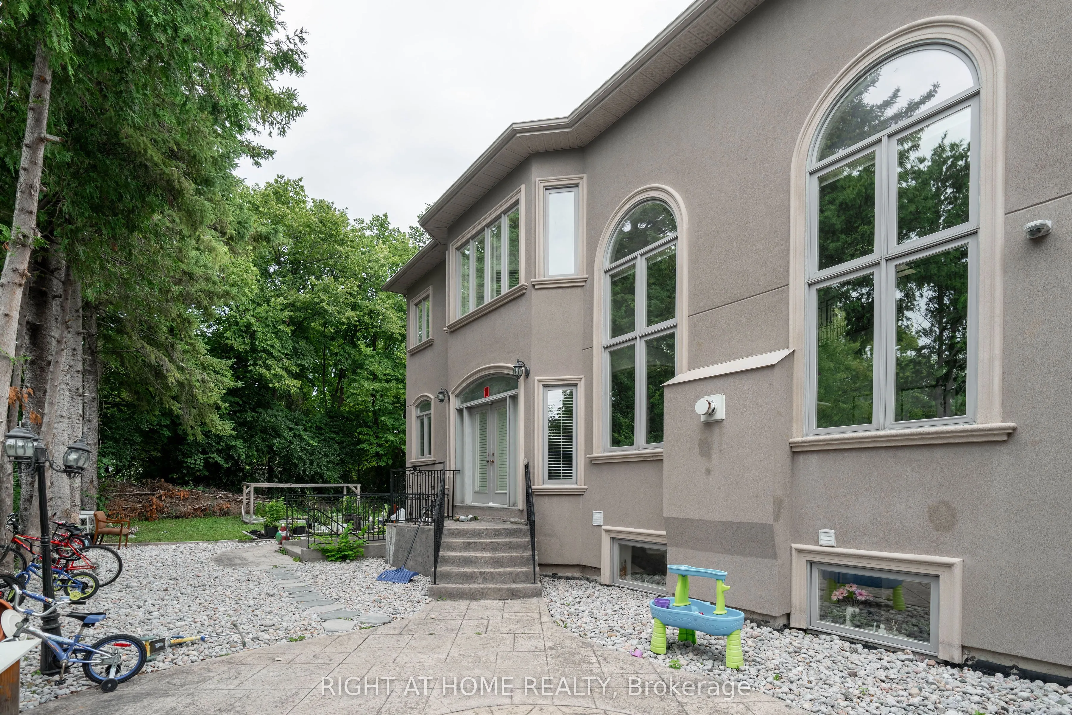 286 Fern Avenue