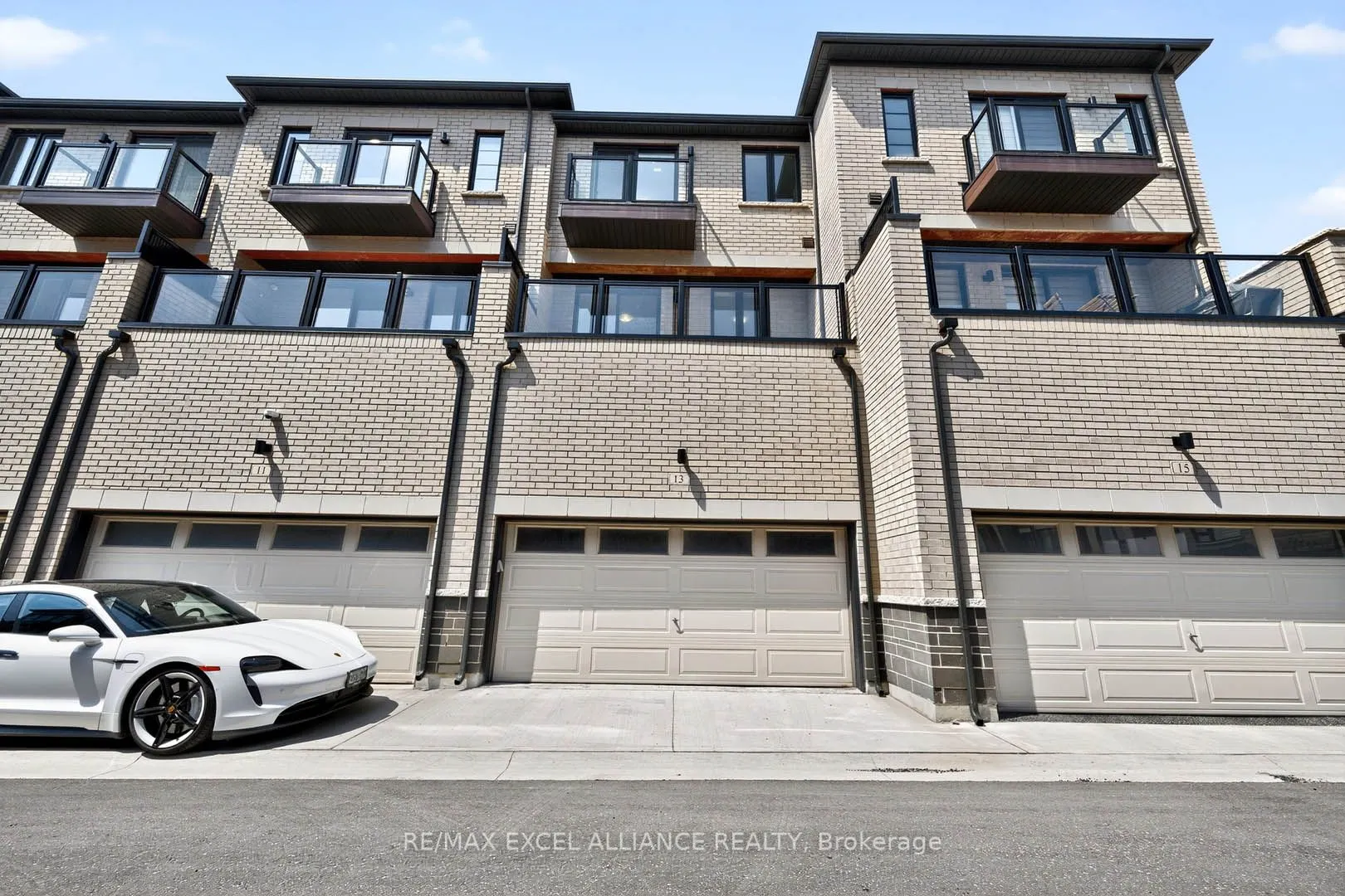 13 Arthur White Lane