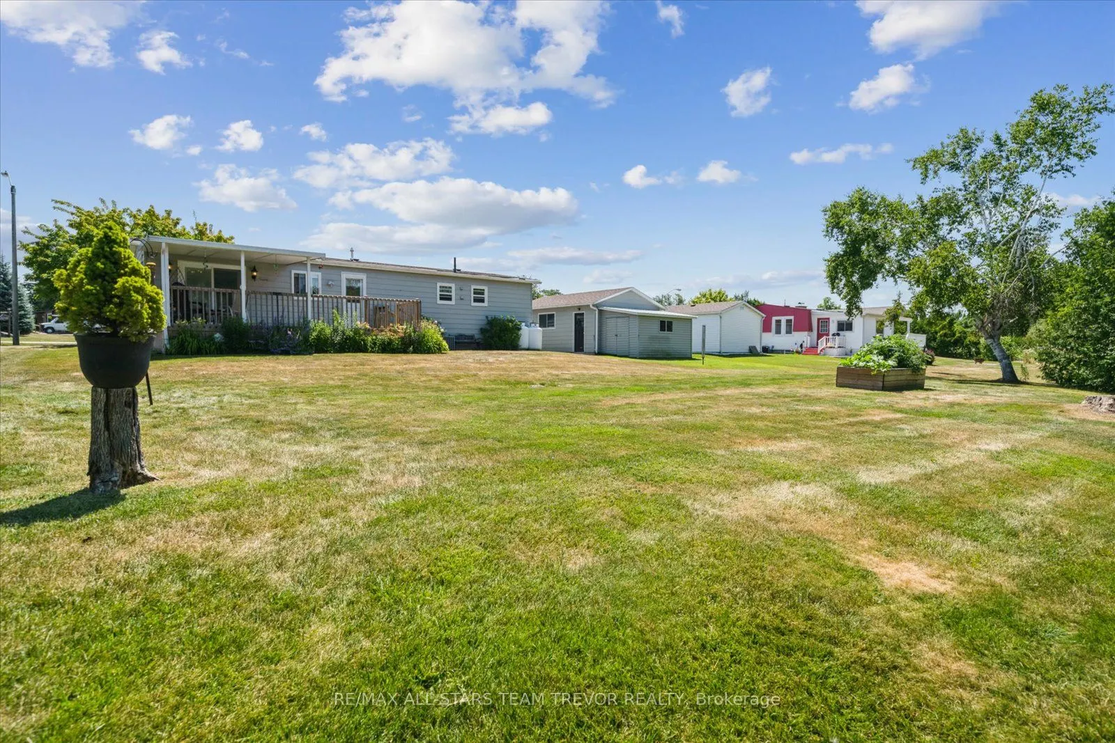 10 Hummingbird Circle