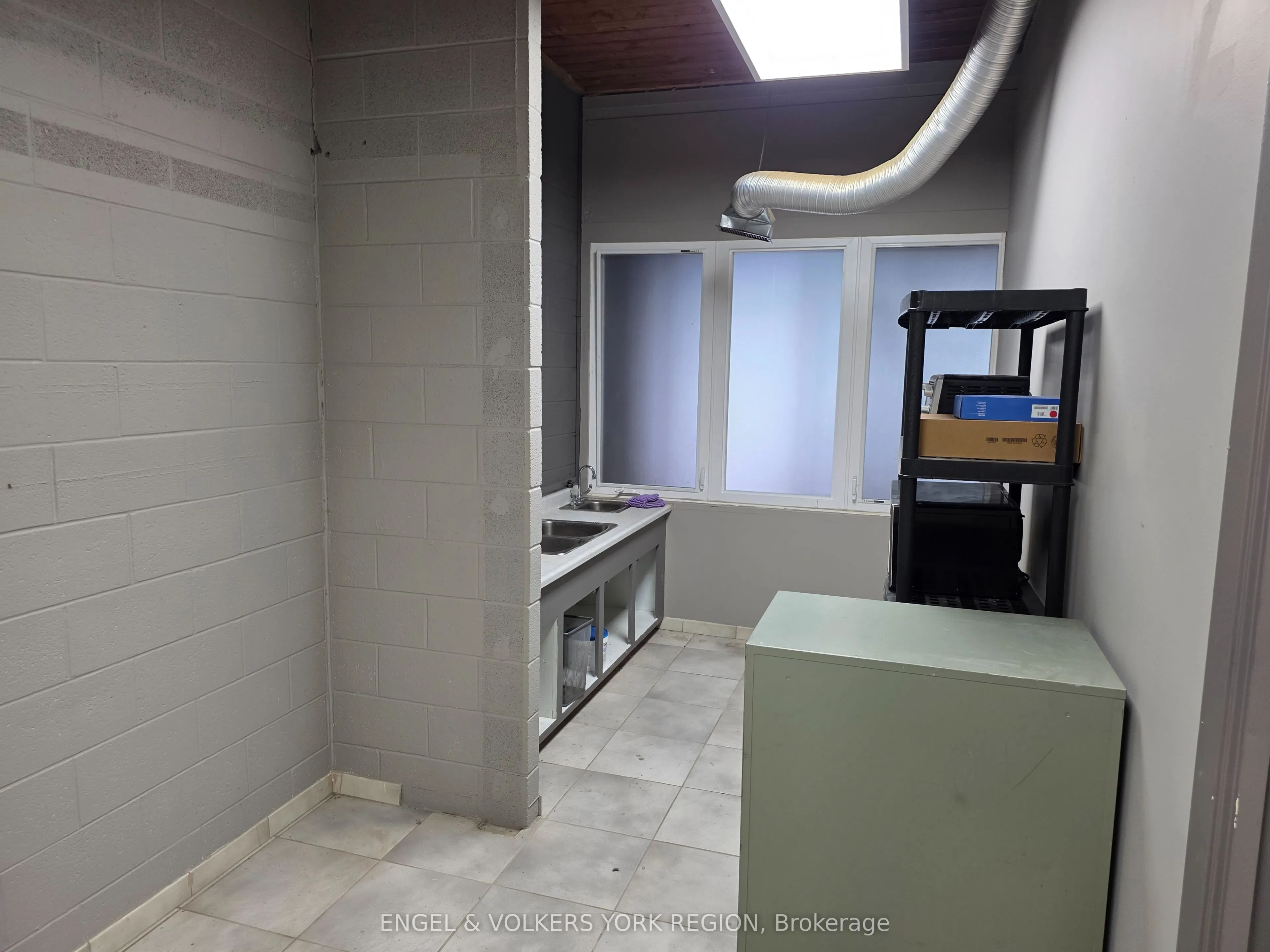 1344 Wellington Street W, ##4