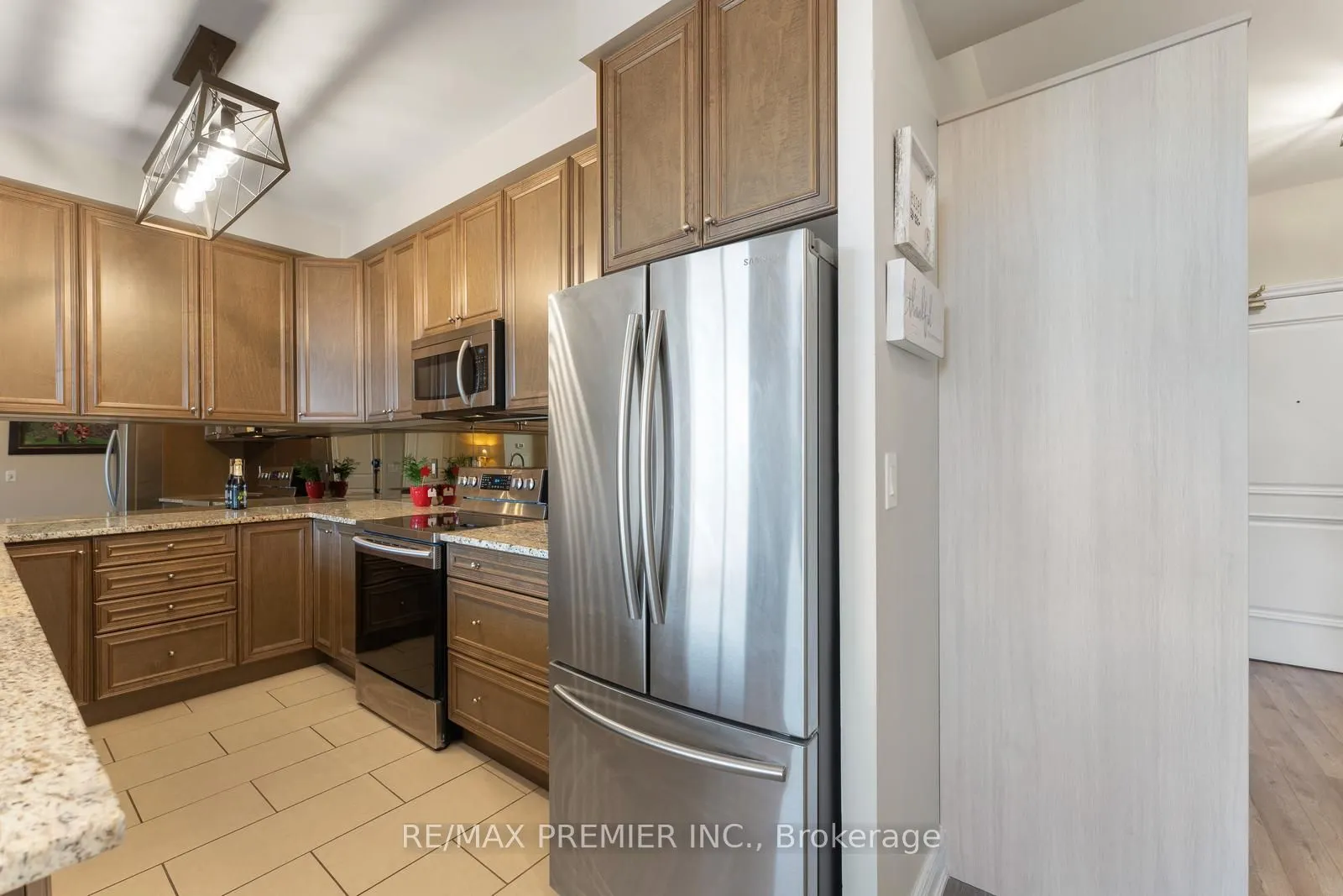 9235 Jane Street, #209