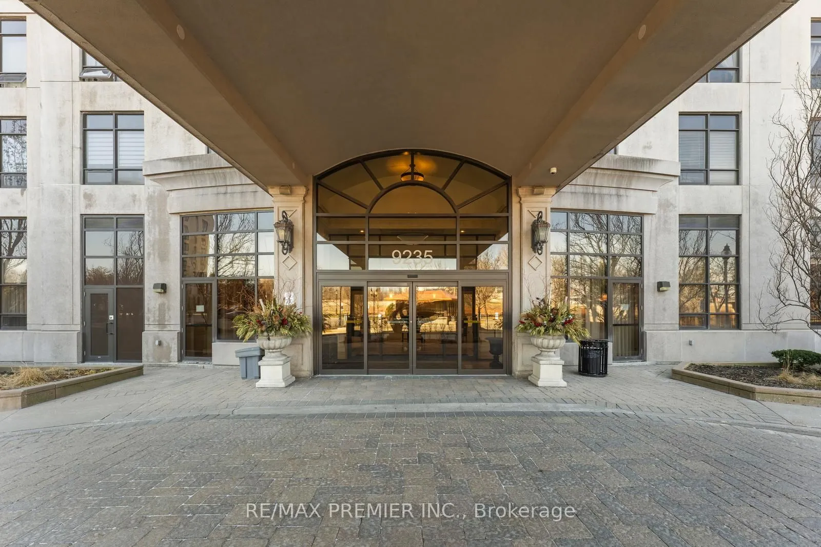 9235 Jane Street, #209