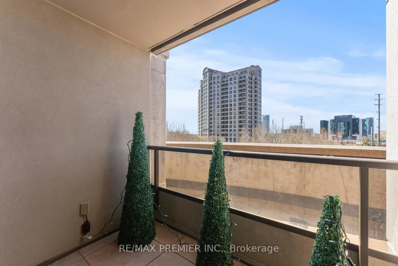 9235 Jane Street, #209