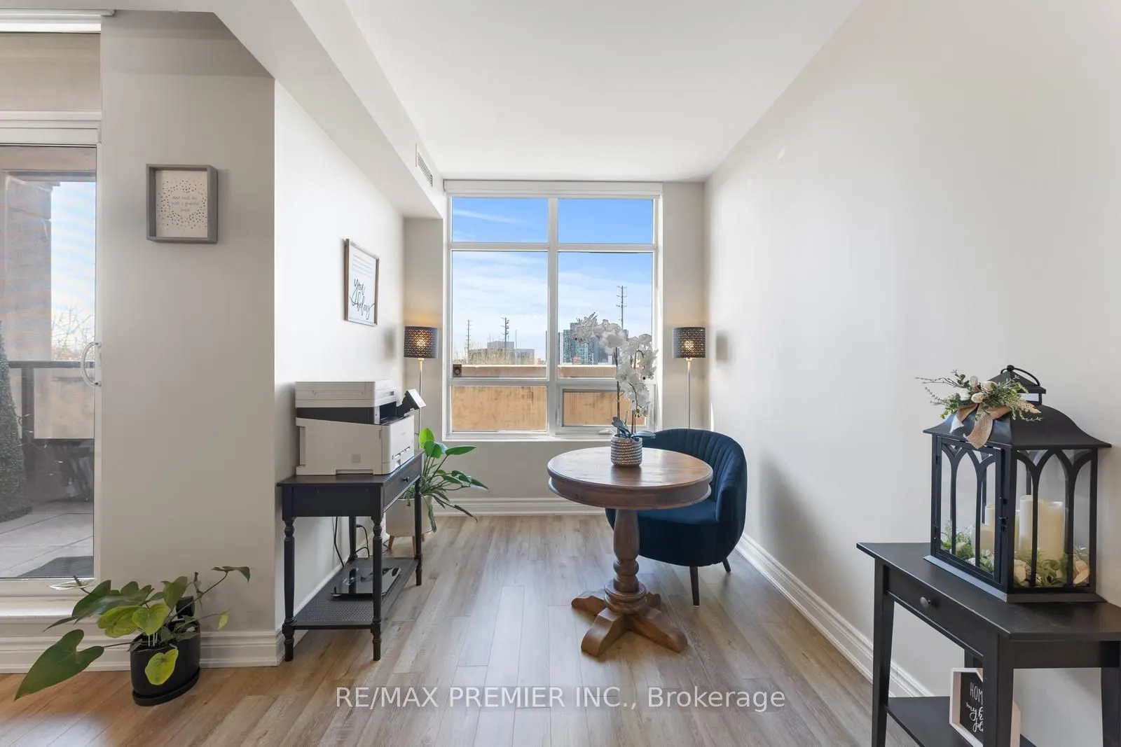 9235 Jane Street, #209