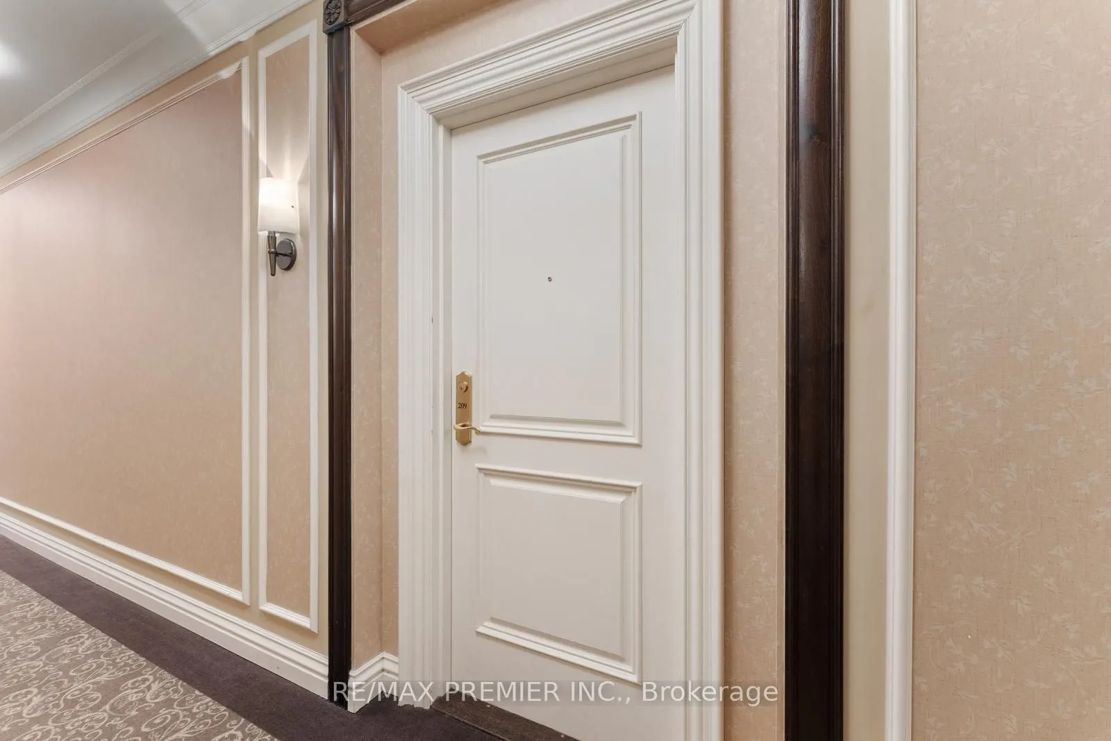 9235 Jane Street, #209
