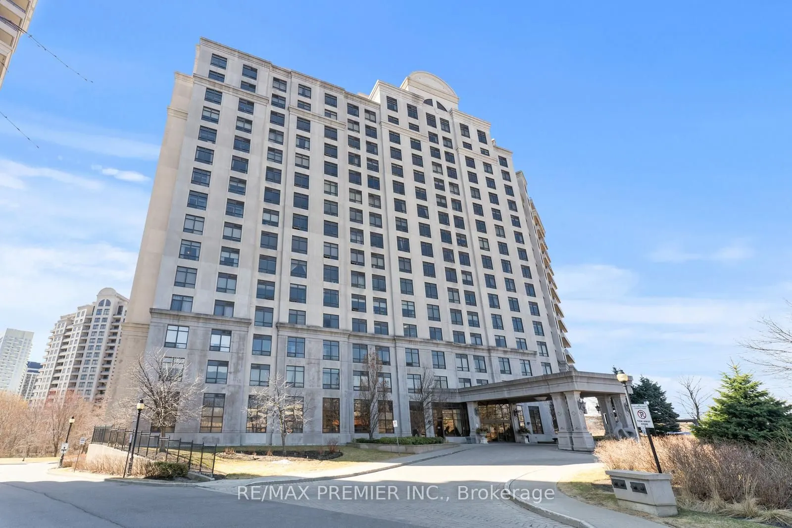 9235 Jane Street, #209