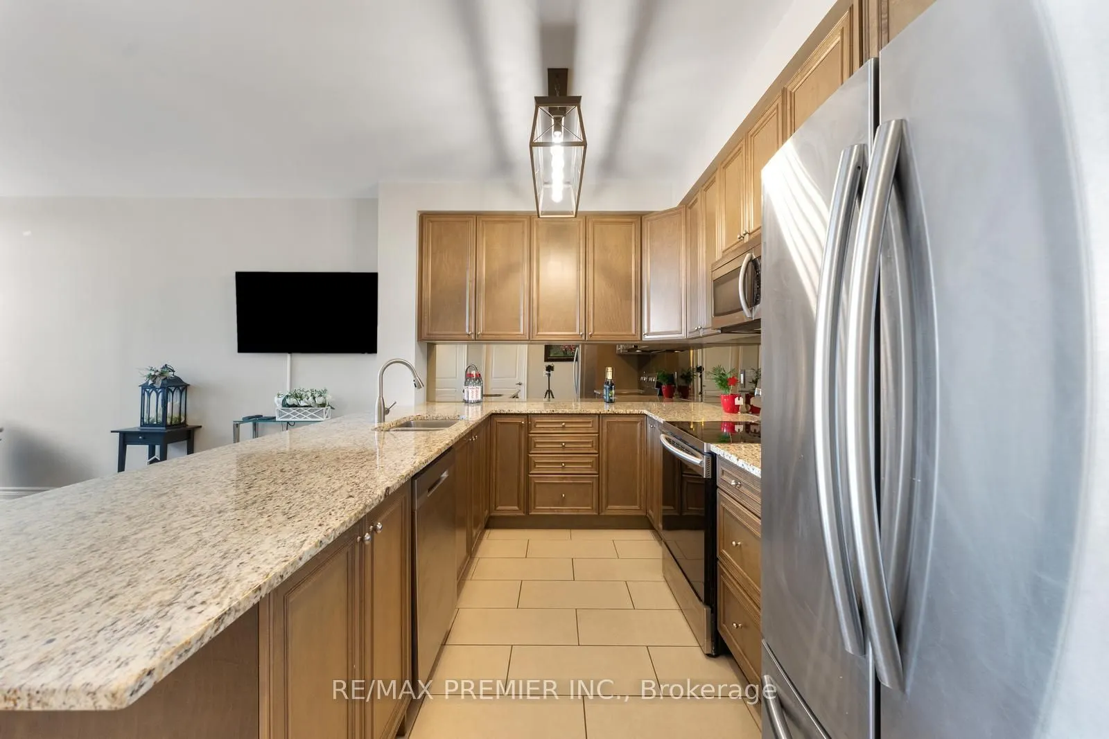 9235 Jane Street, #209