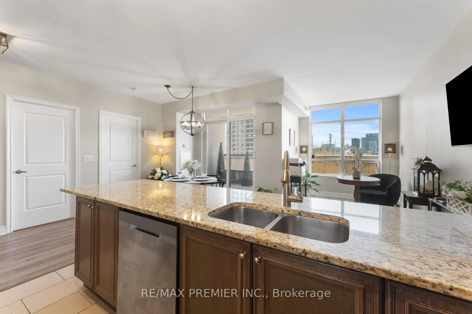9235 Jane Street, #209